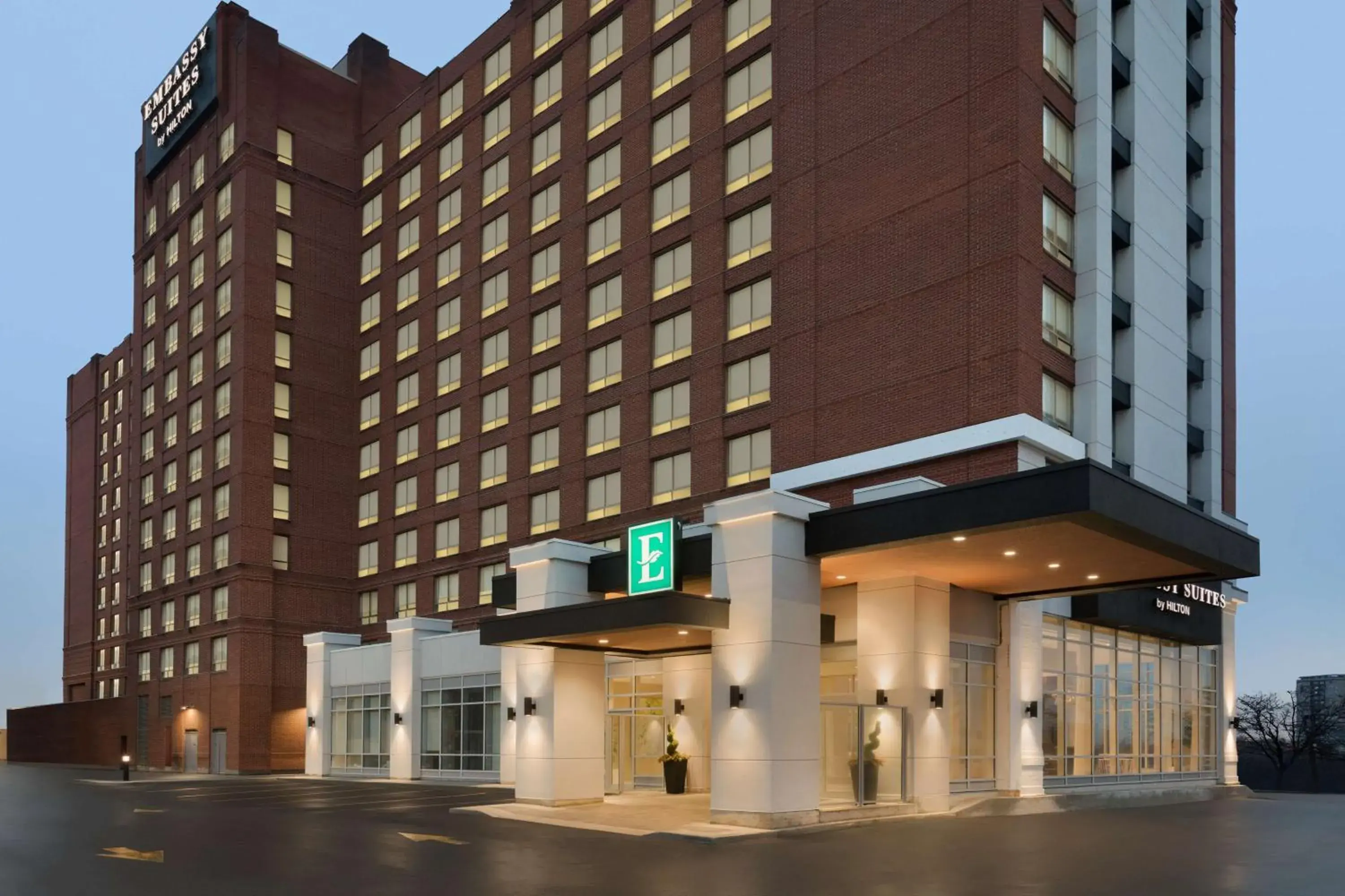 Property building in Embassy Suites By Hilton Toronto Airport Property building in Embassy Suites By Hilton Toronto Airport