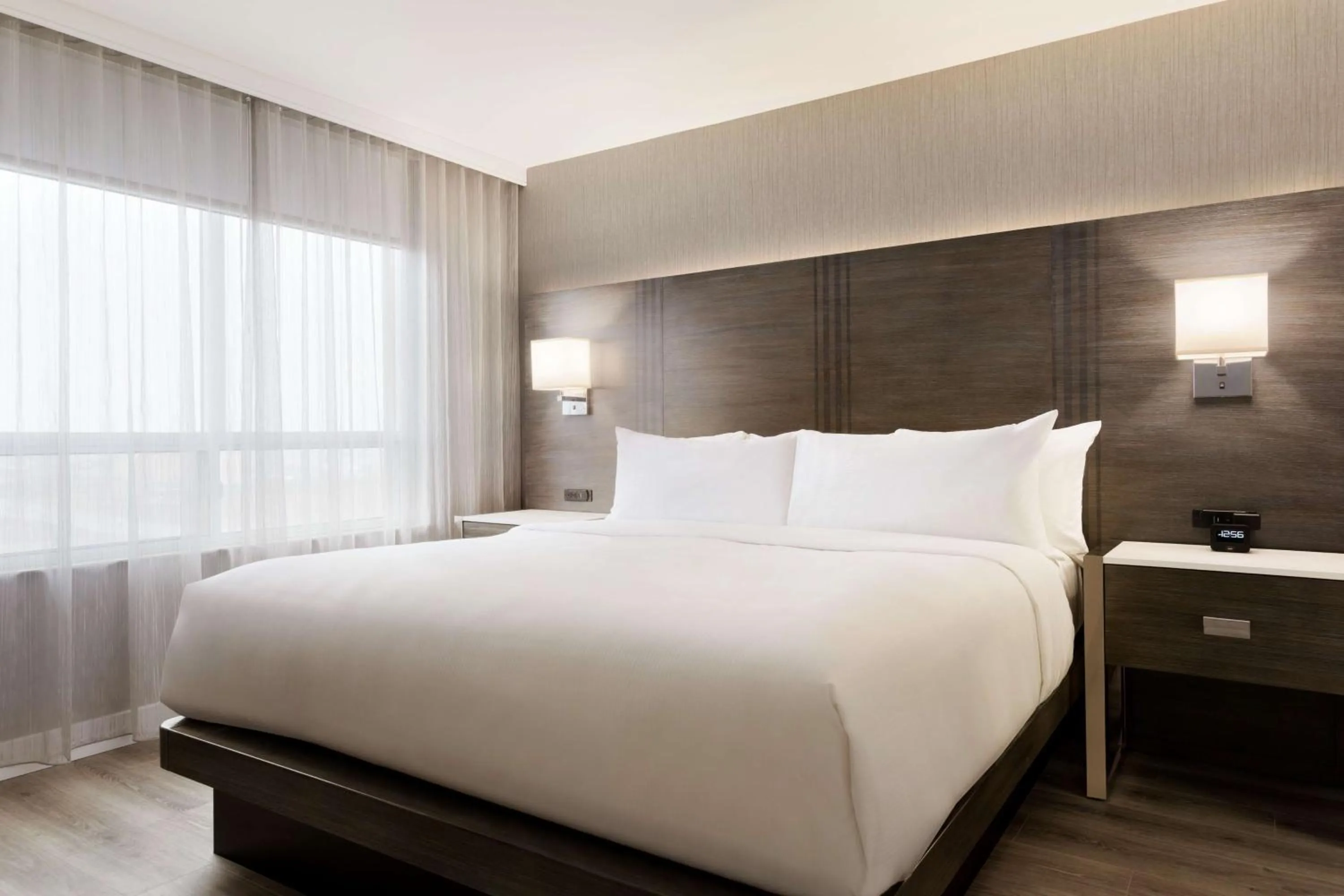 Bed in Embassy Suites By Hilton Toronto Airport