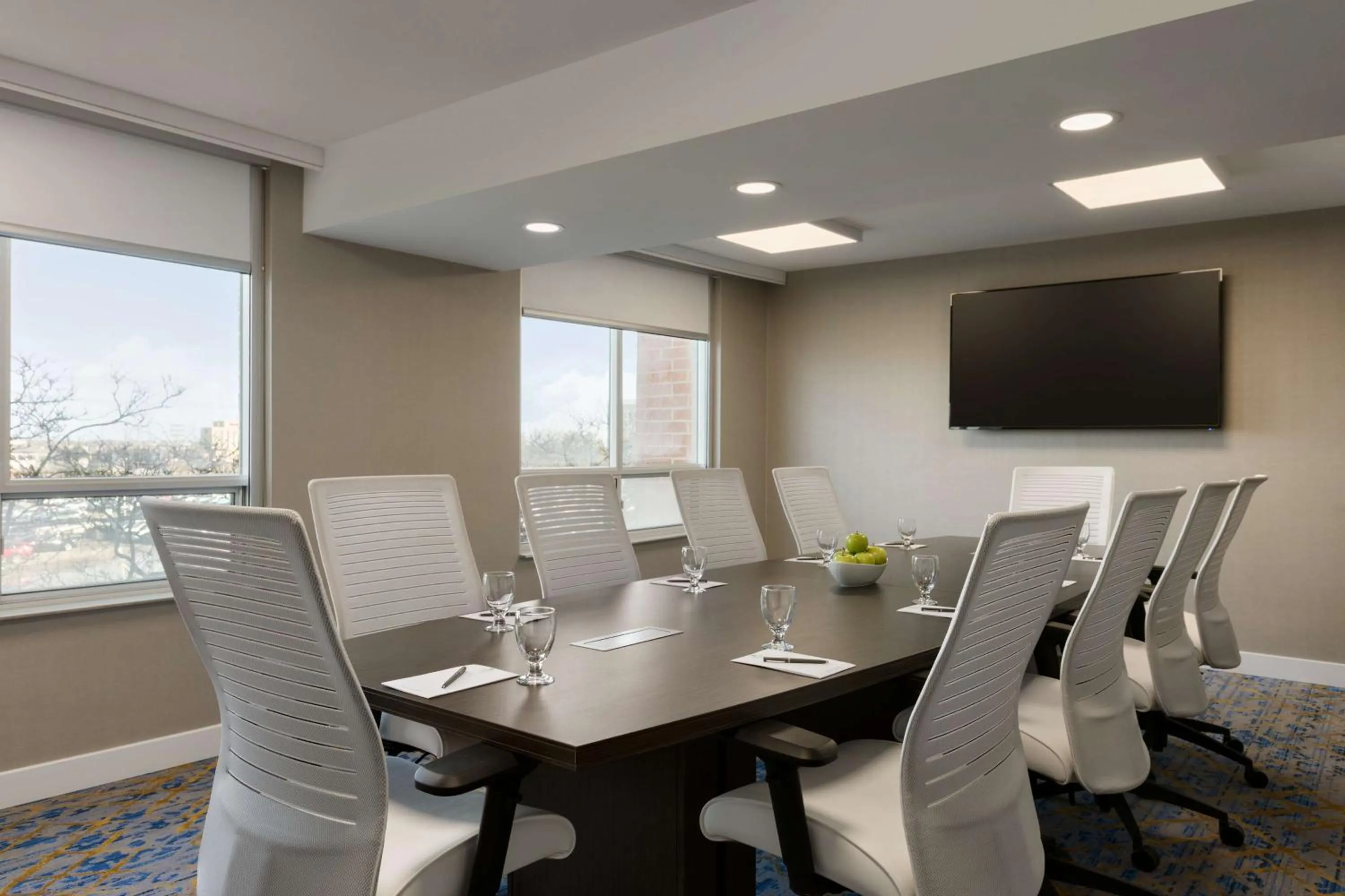 Meeting/conference room in Embassy Suites By Hilton Toronto Airport
