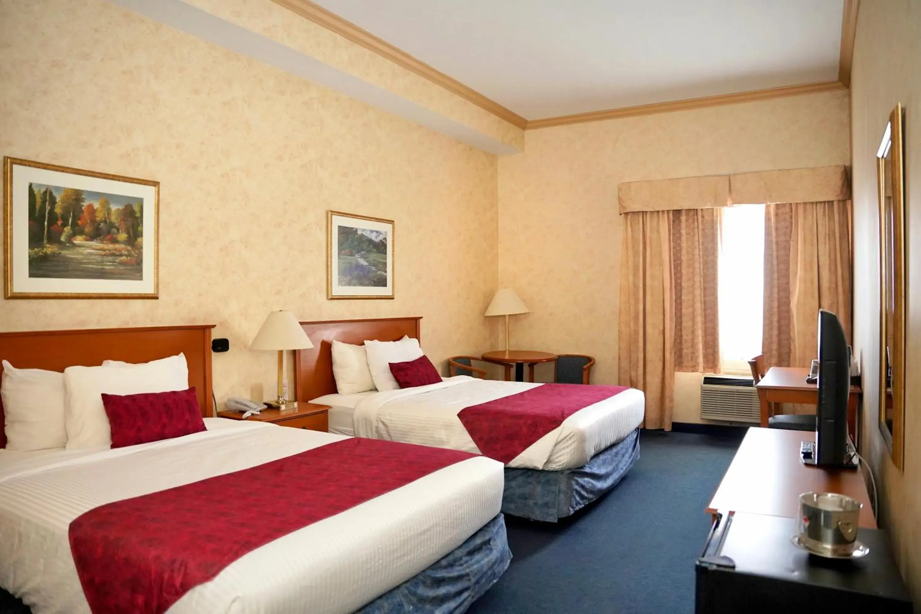 Bedroom, Bed in The Glengate Hotel & Suites Bedroom, Bed in The Glengate Hotel & Suites