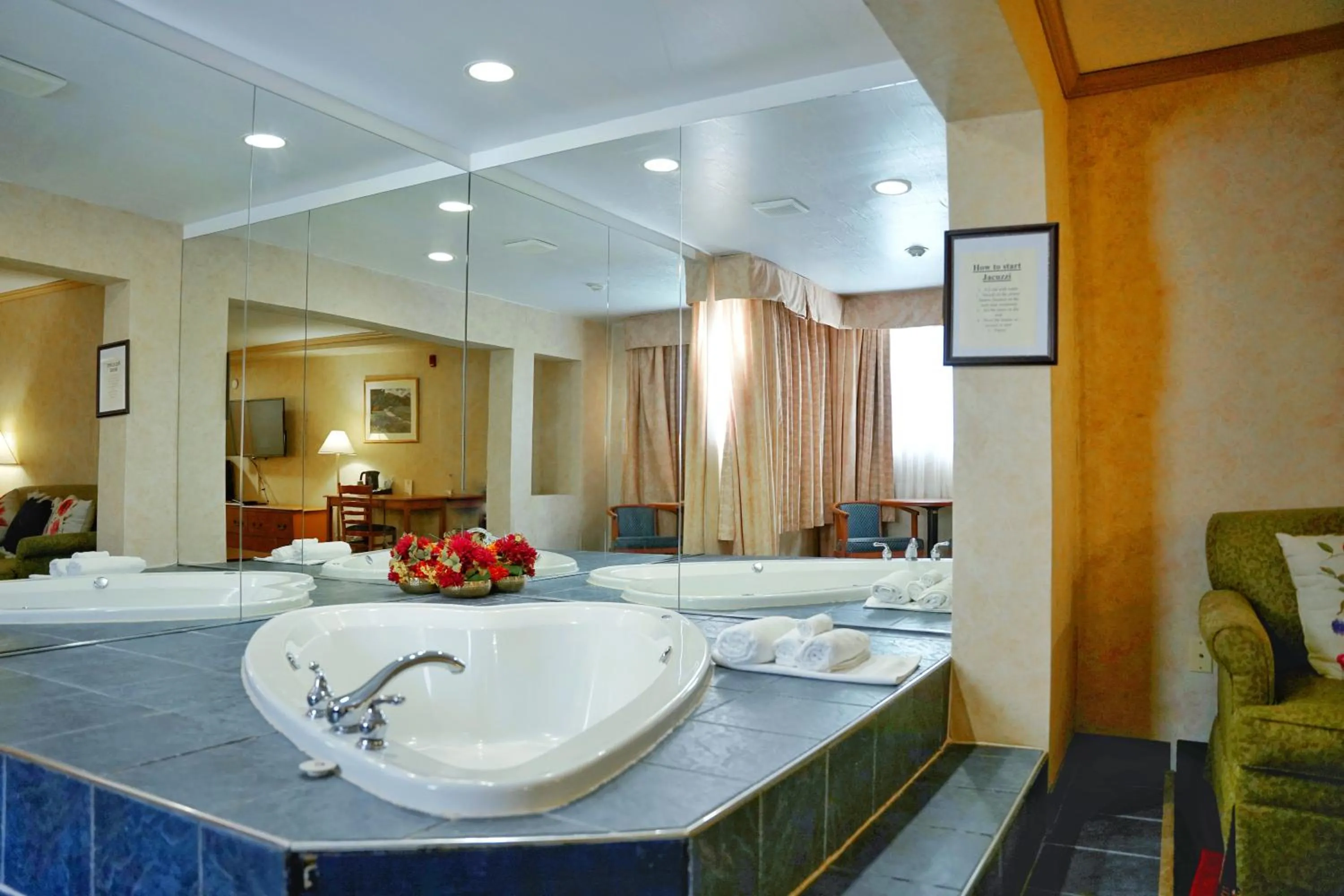 Hot Tub in The Glengate Hotel & Suites