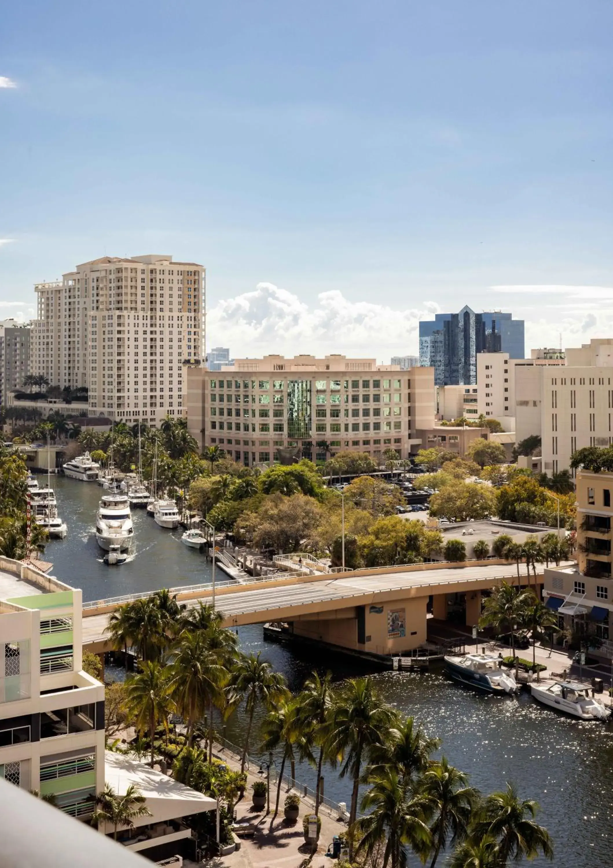 River view in Flow Fort Lauderdale Hotel River view in Flow Fort Lauderdale Hotel