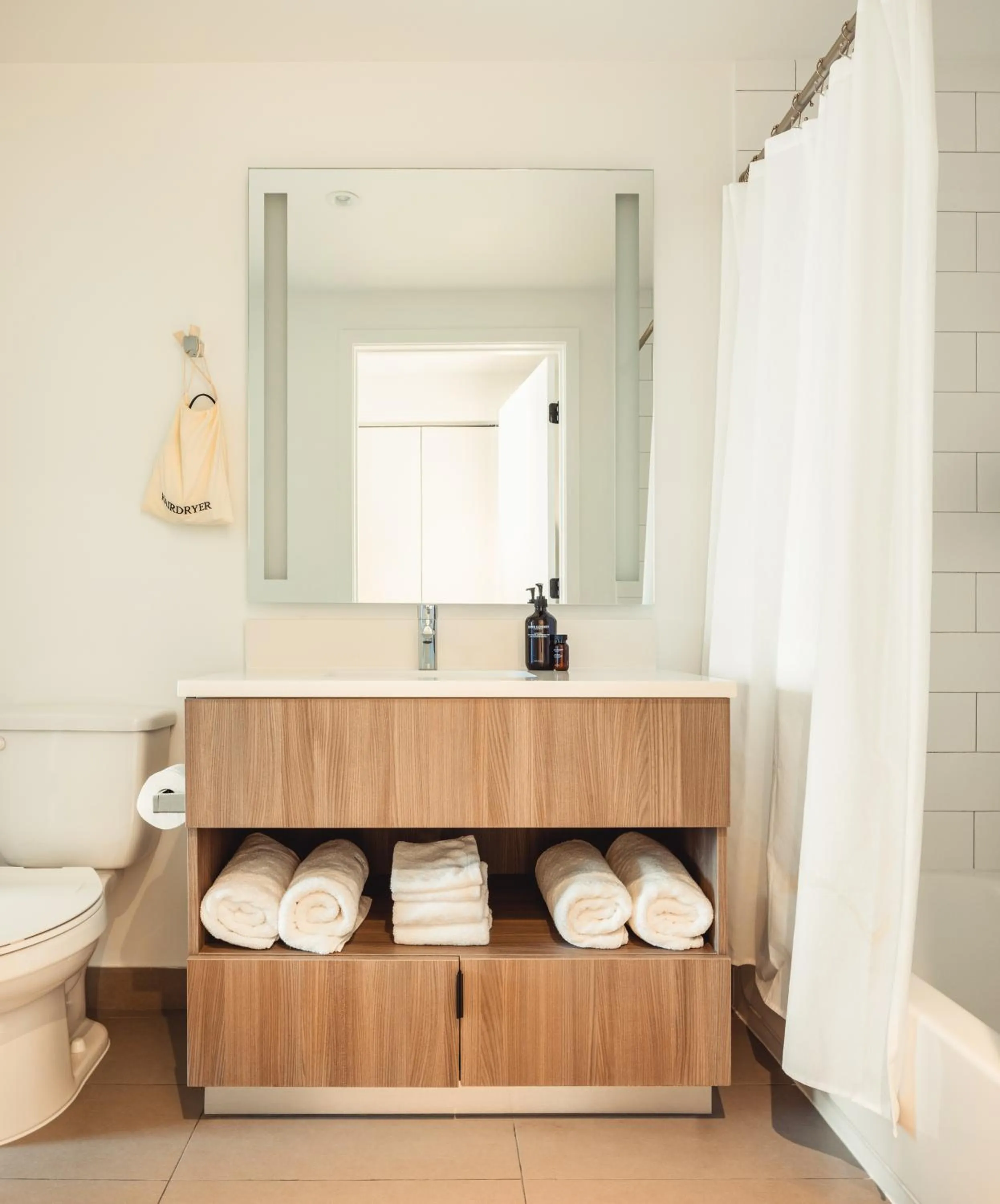 Toilet in Sonder at Riverwalk