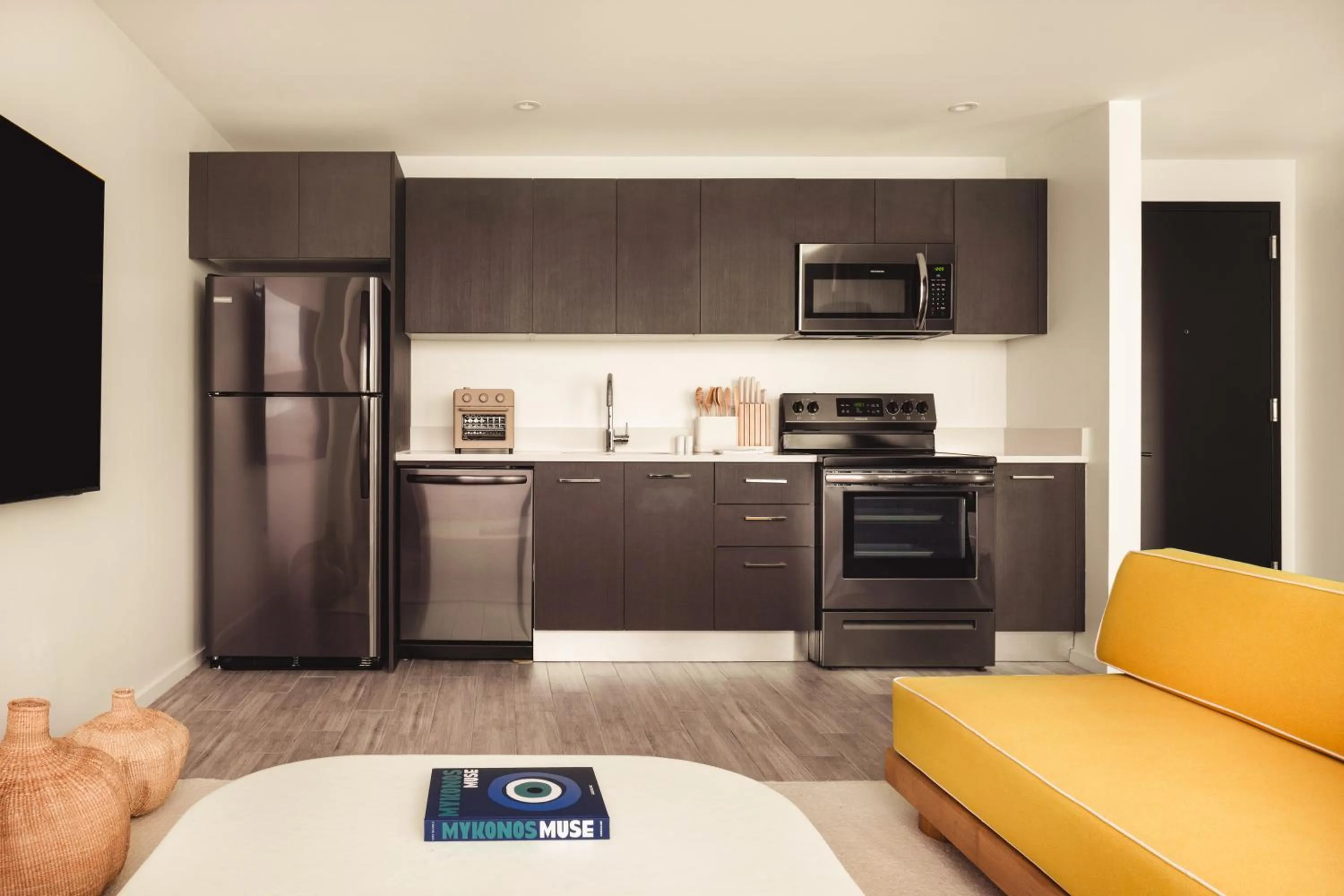 Kitchen or kitchenette in Sonder at Riverwalk