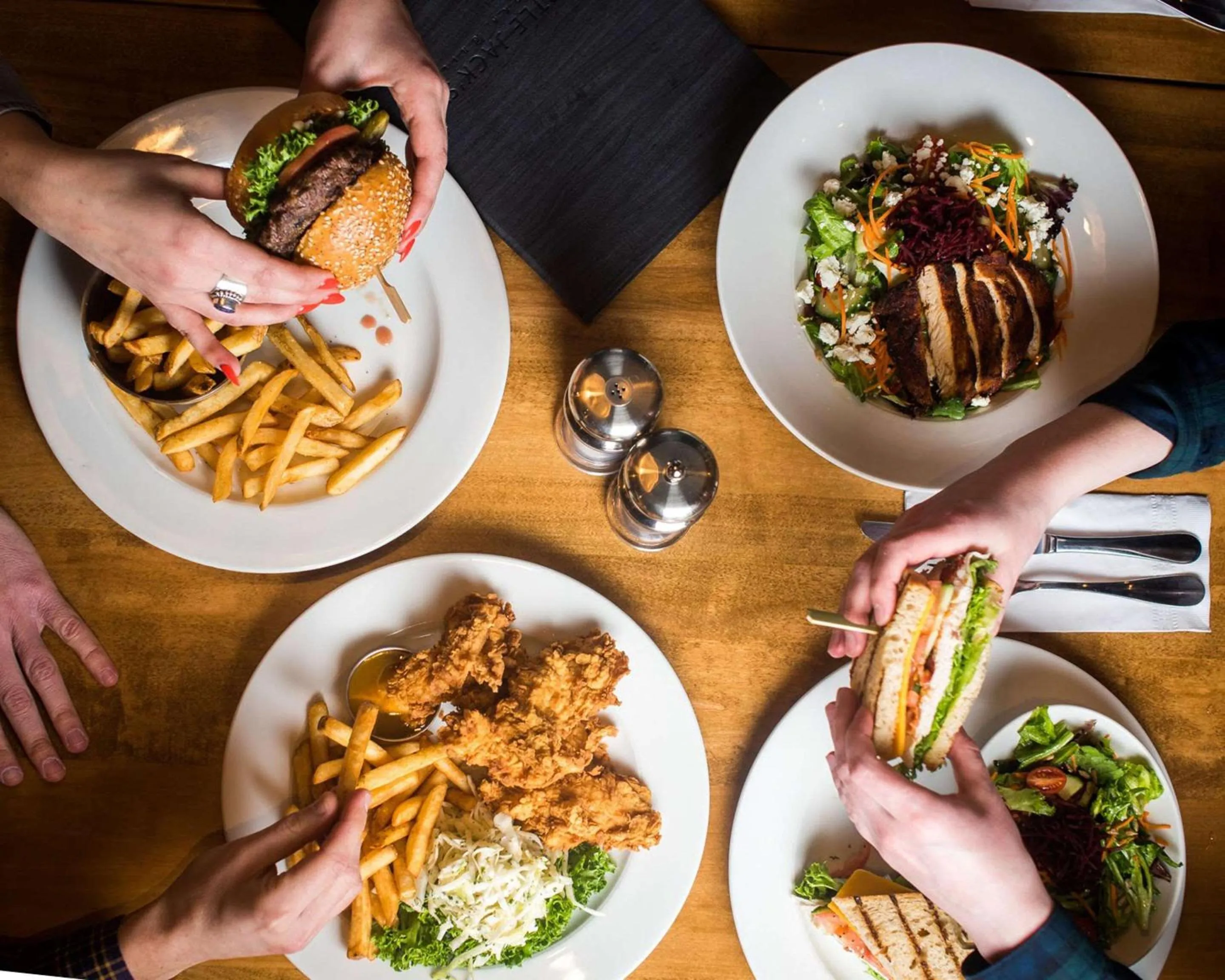 Restaurant/places to eat in Niagara Fallsview Hotel & Suites