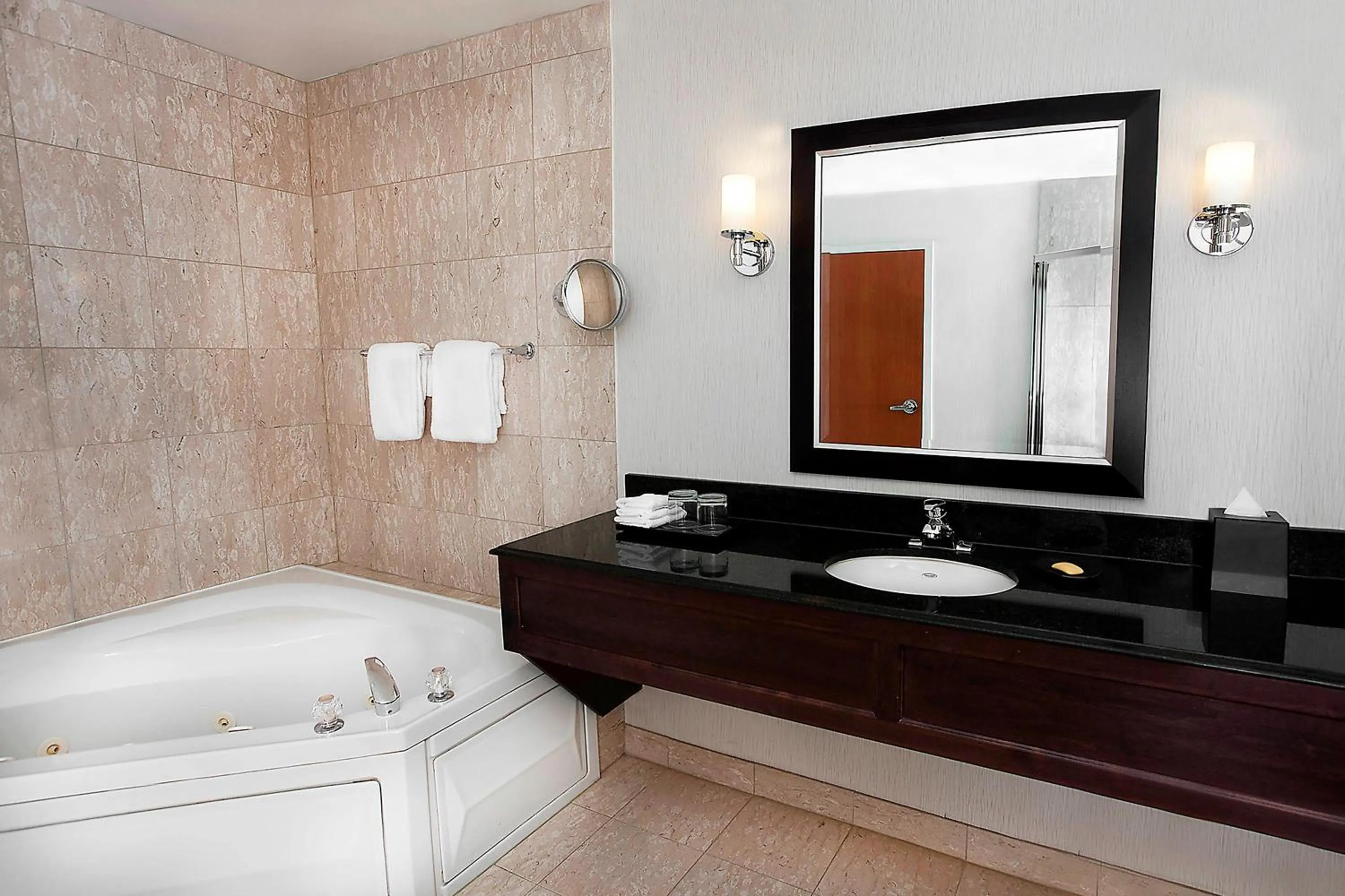 Bathroom in Sheraton Fallsview Hotel