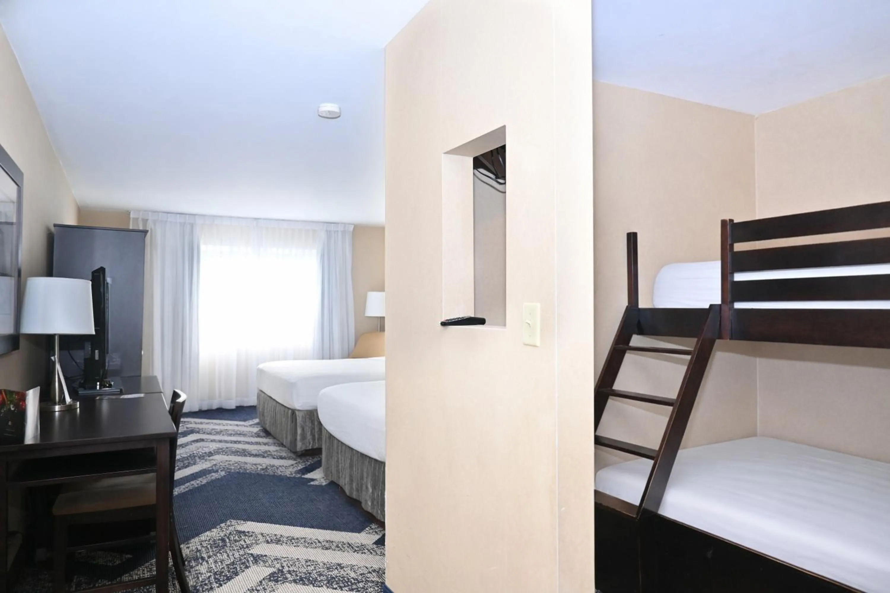 Photo of the whole room, Bed in Skyline Hotel & Waterpark