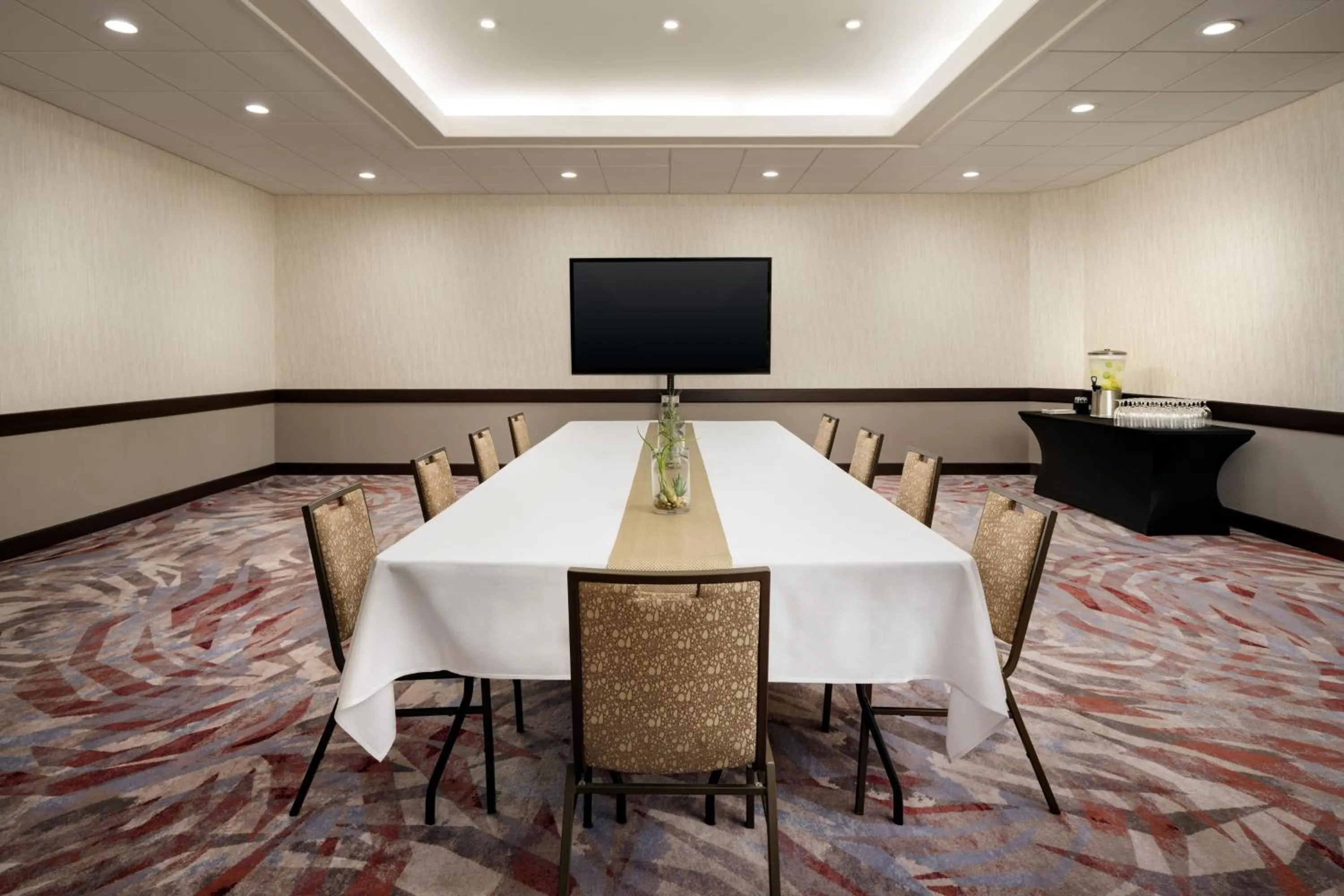 Meeting/conference room in The Westin Ottawa