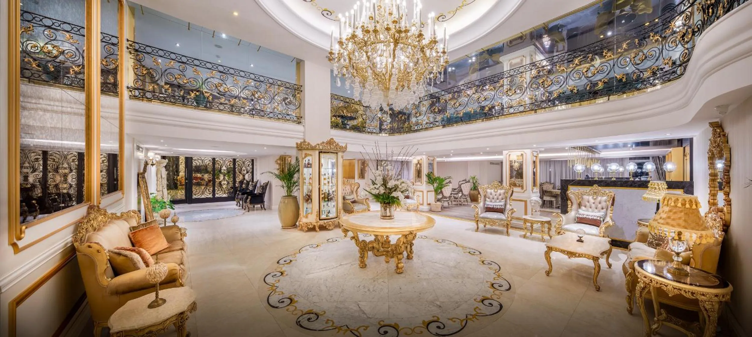 Lobby or reception in Les Ambassadeurs Hotel Casino&Marina