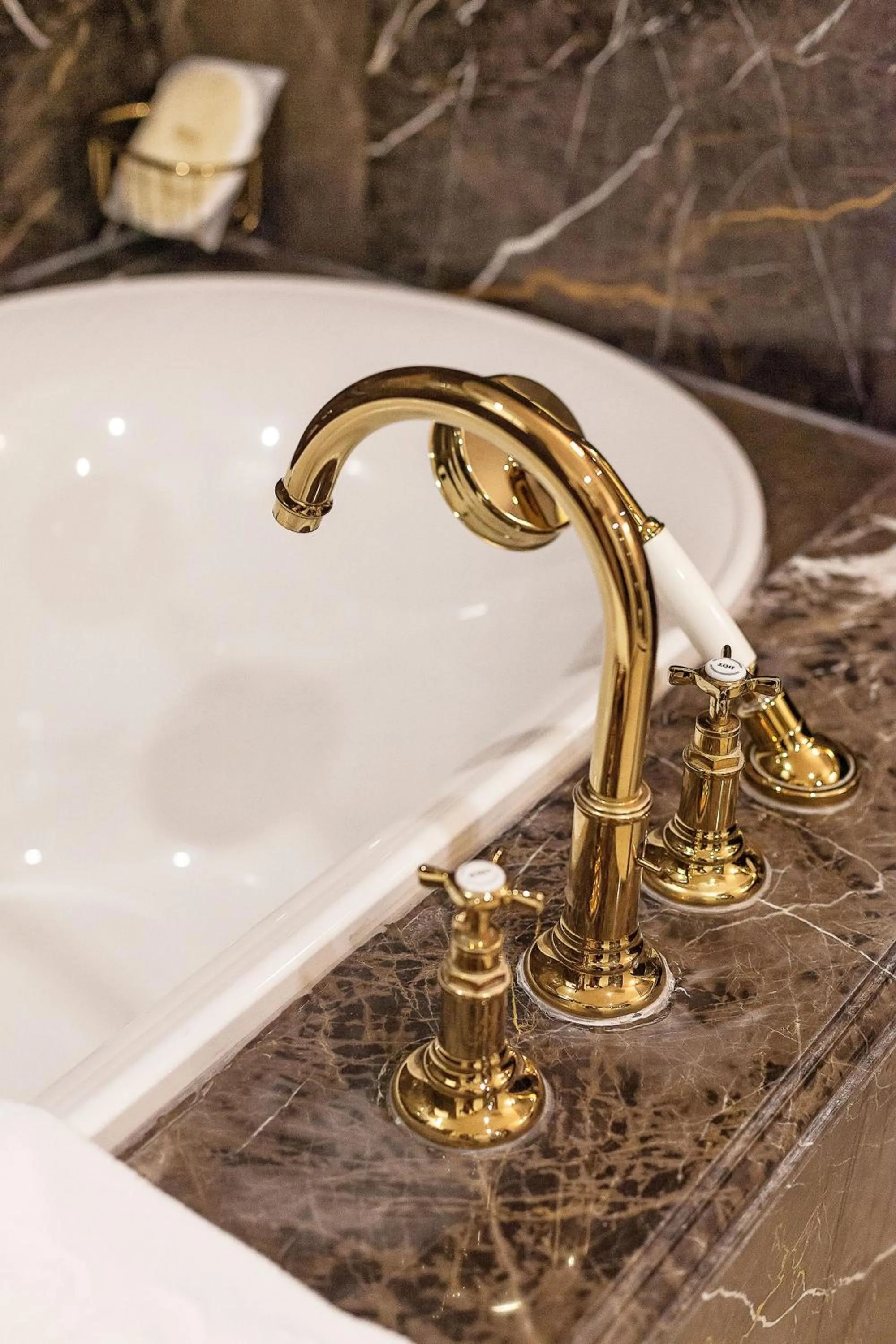 Bed in Les Ambassadeurs Hotel Casino&Marina