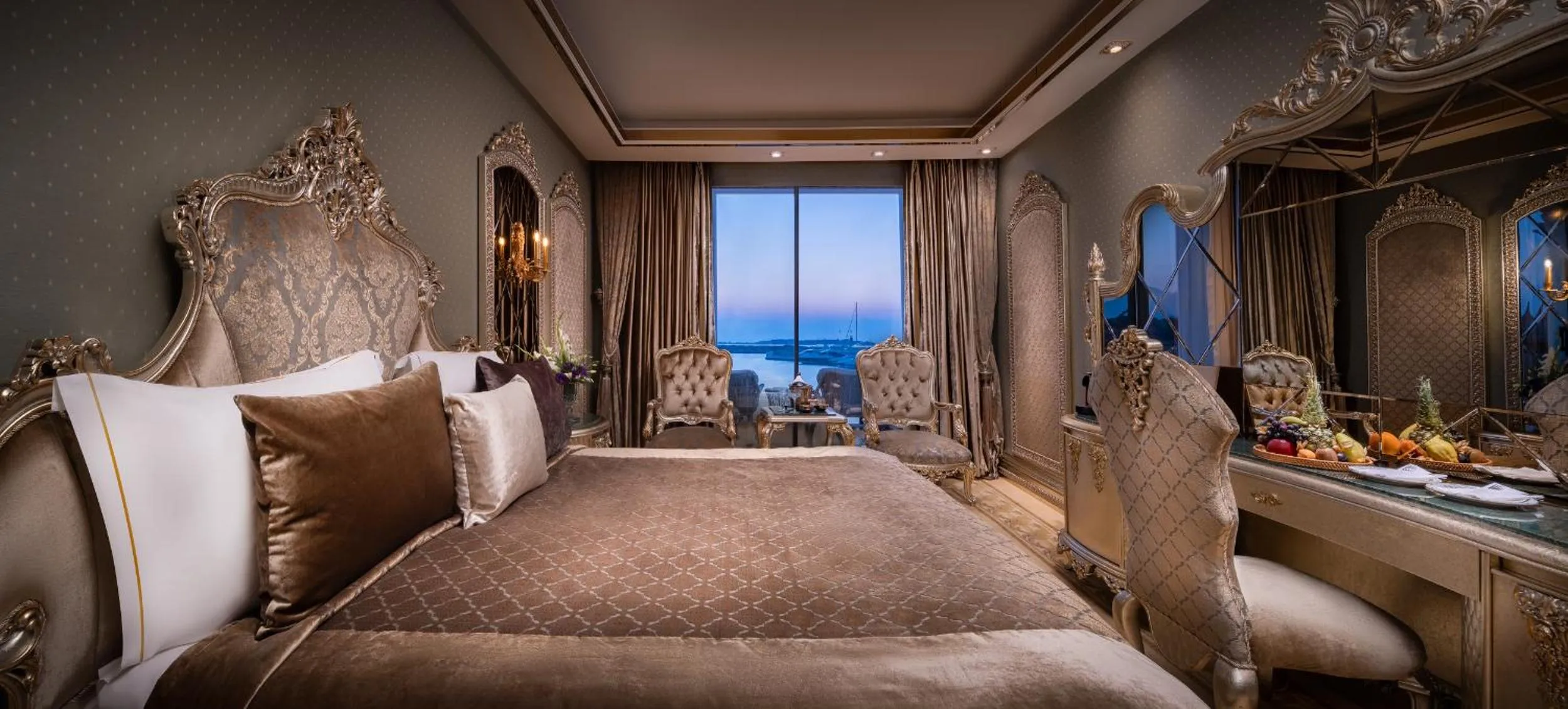 Photo of the whole room in Les Ambassadeurs Hotel Casino&Marina