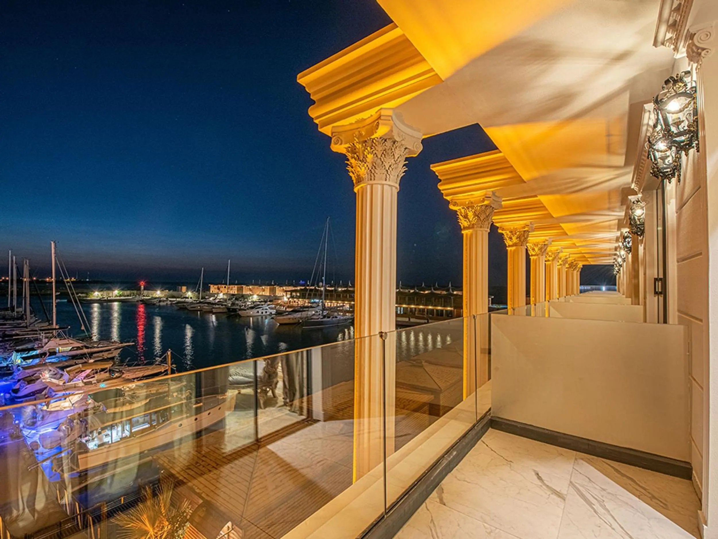 Bed in Les Ambassadeurs Hotel Casino&Marina