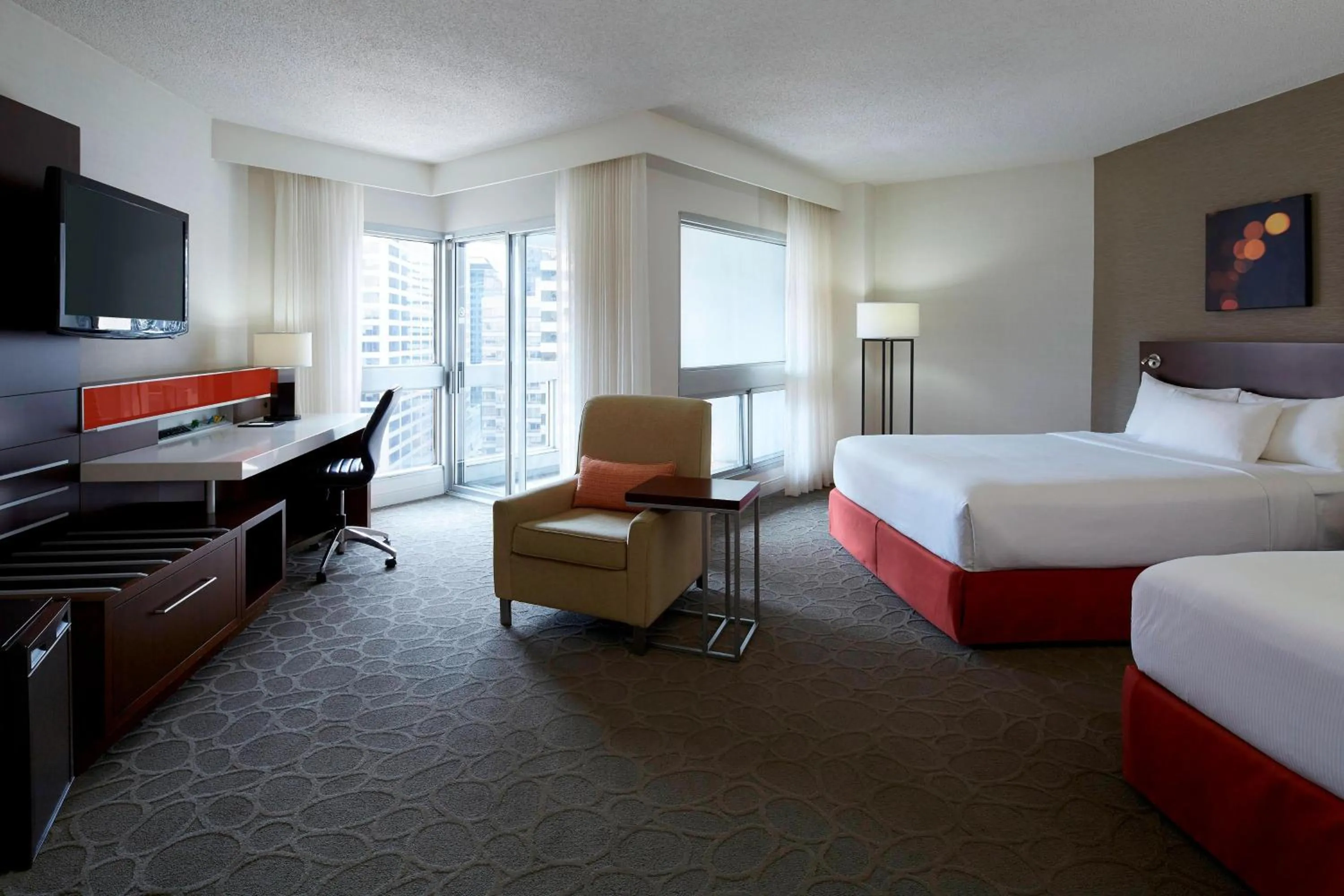 Photo of the whole room, Bed in Delta Hotels by Marriott Montreal