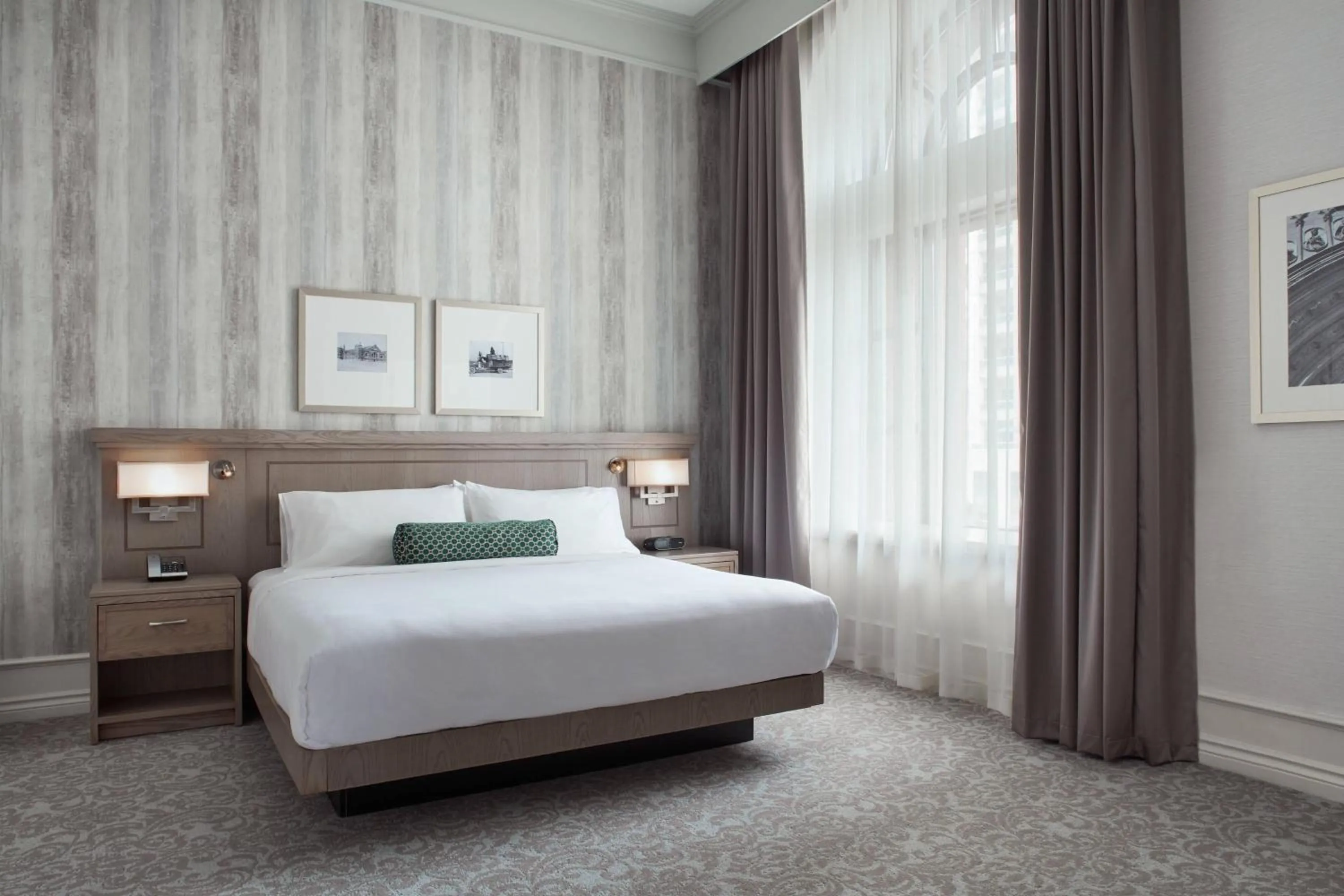 Bedroom, Bed in Delta Hotels by Marriott London Armouries