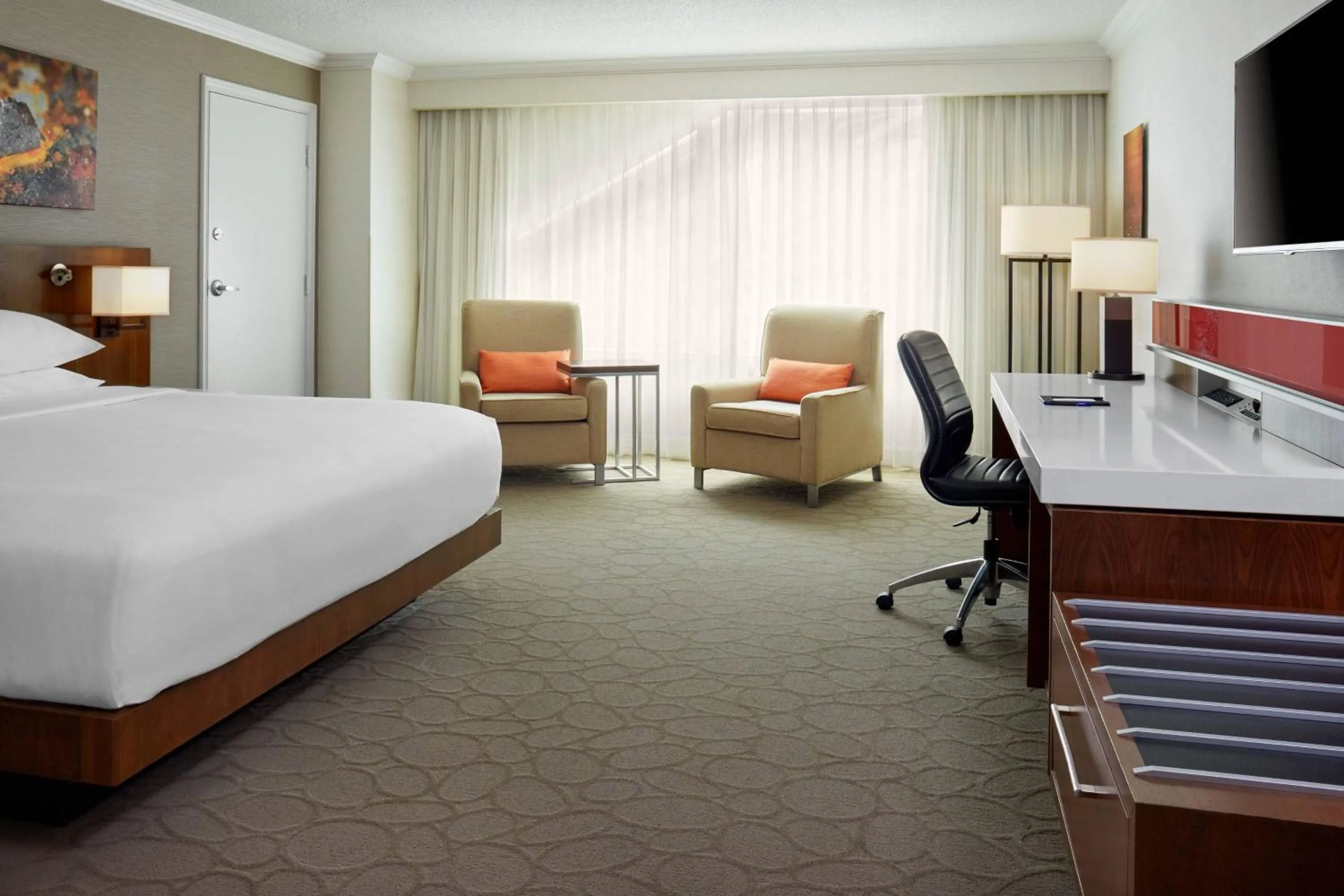 Photo of the whole room, Bed in Delta Hotels by Marriott London Armouries