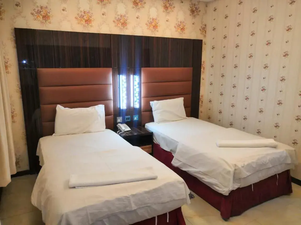Standard Twin Room in BURJ NAHAR HOTEL L.L.C Standard Twin Room in BURJ NAHAR HOTEL L.L.C