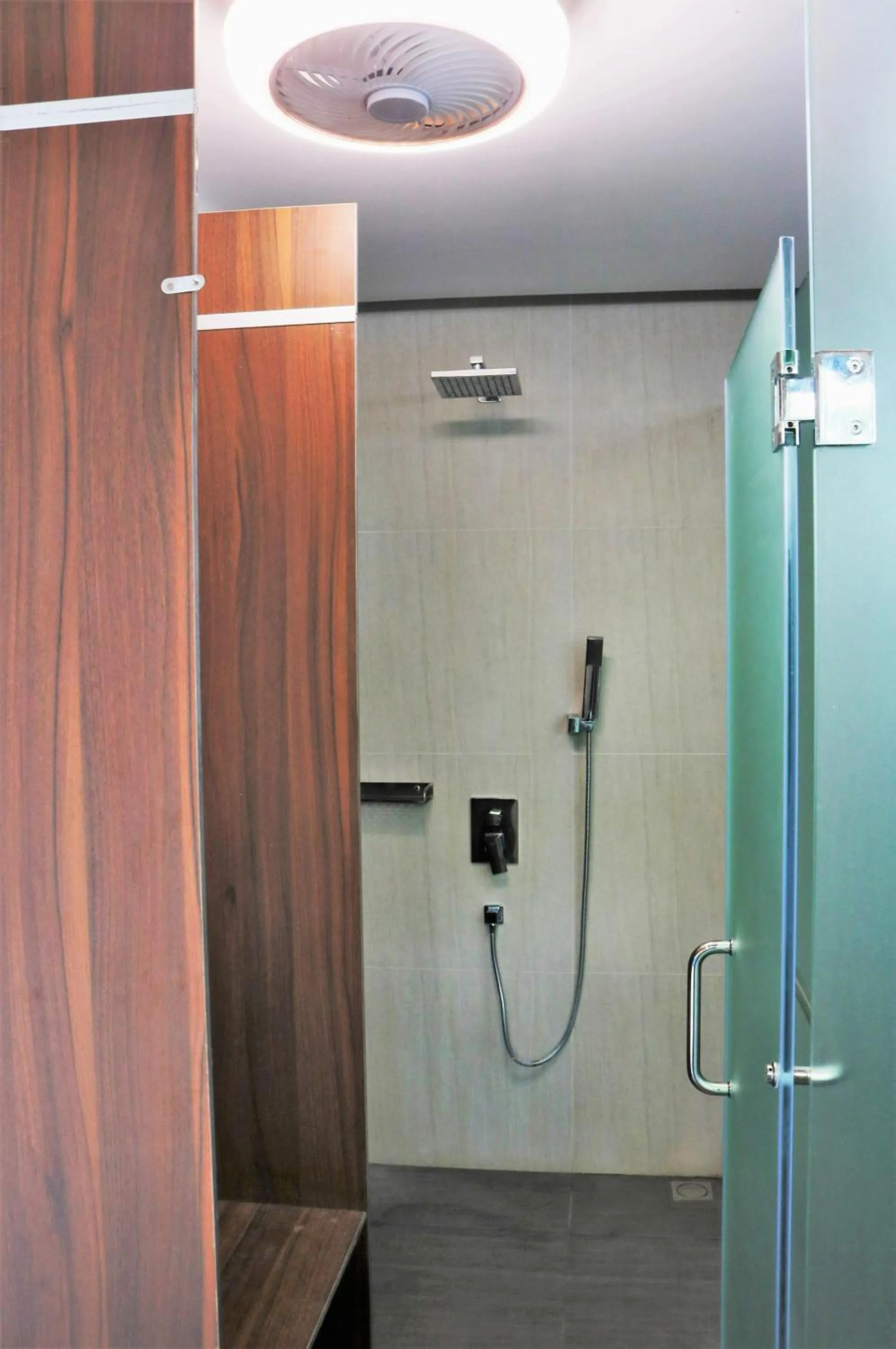 Public Bath in Cocoons Casobe