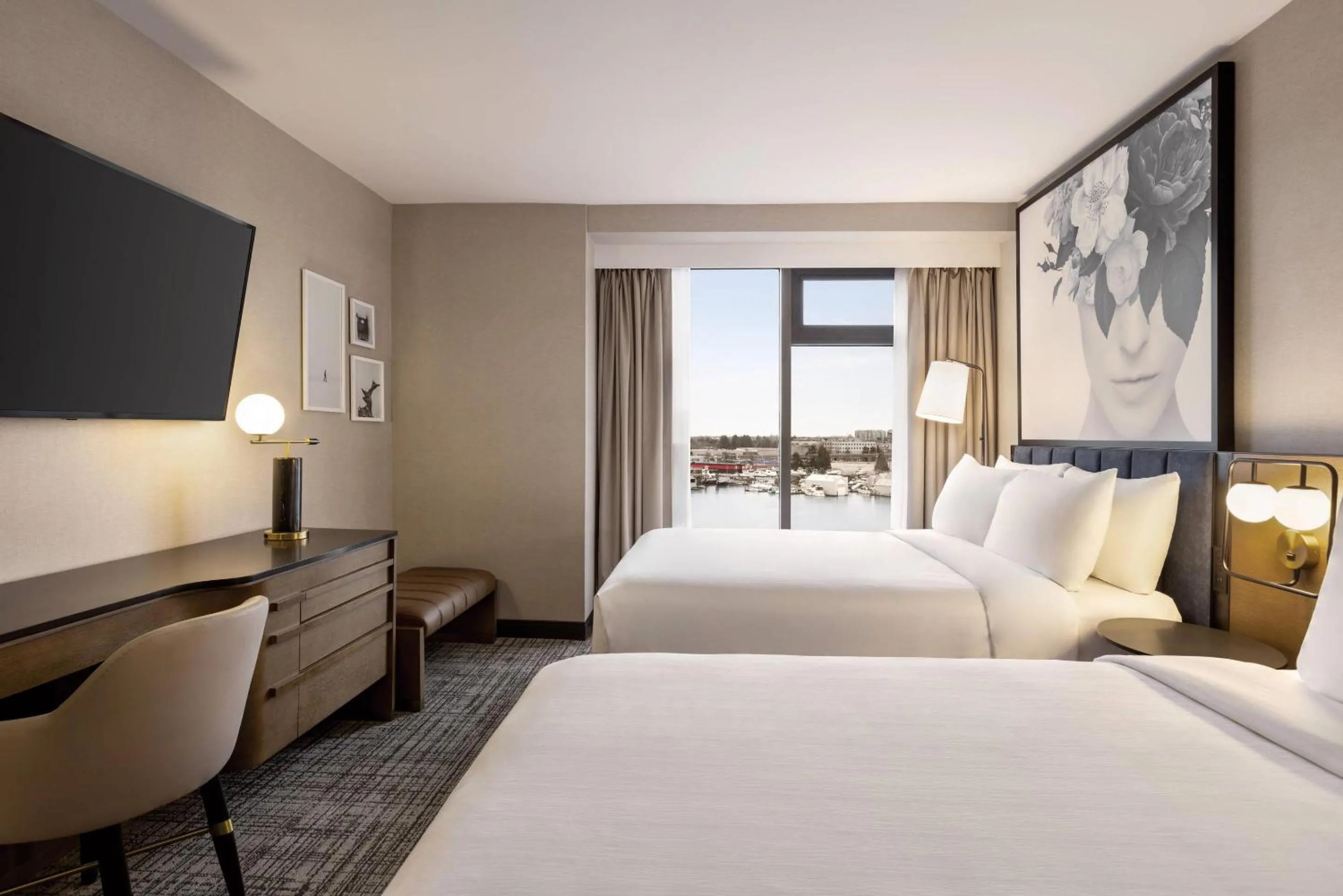 Bedroom in Radisson Blu Vancouver Airport Hotel & Marina