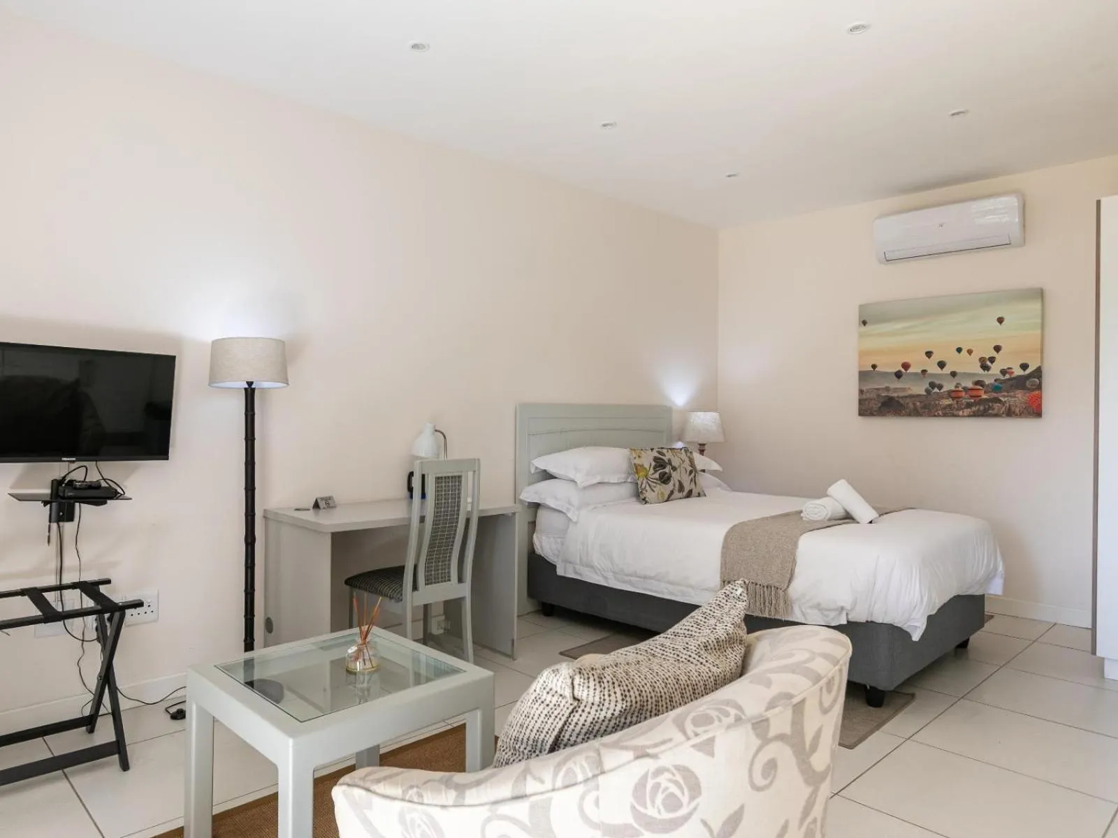 Bed in Emmarentia Guest House