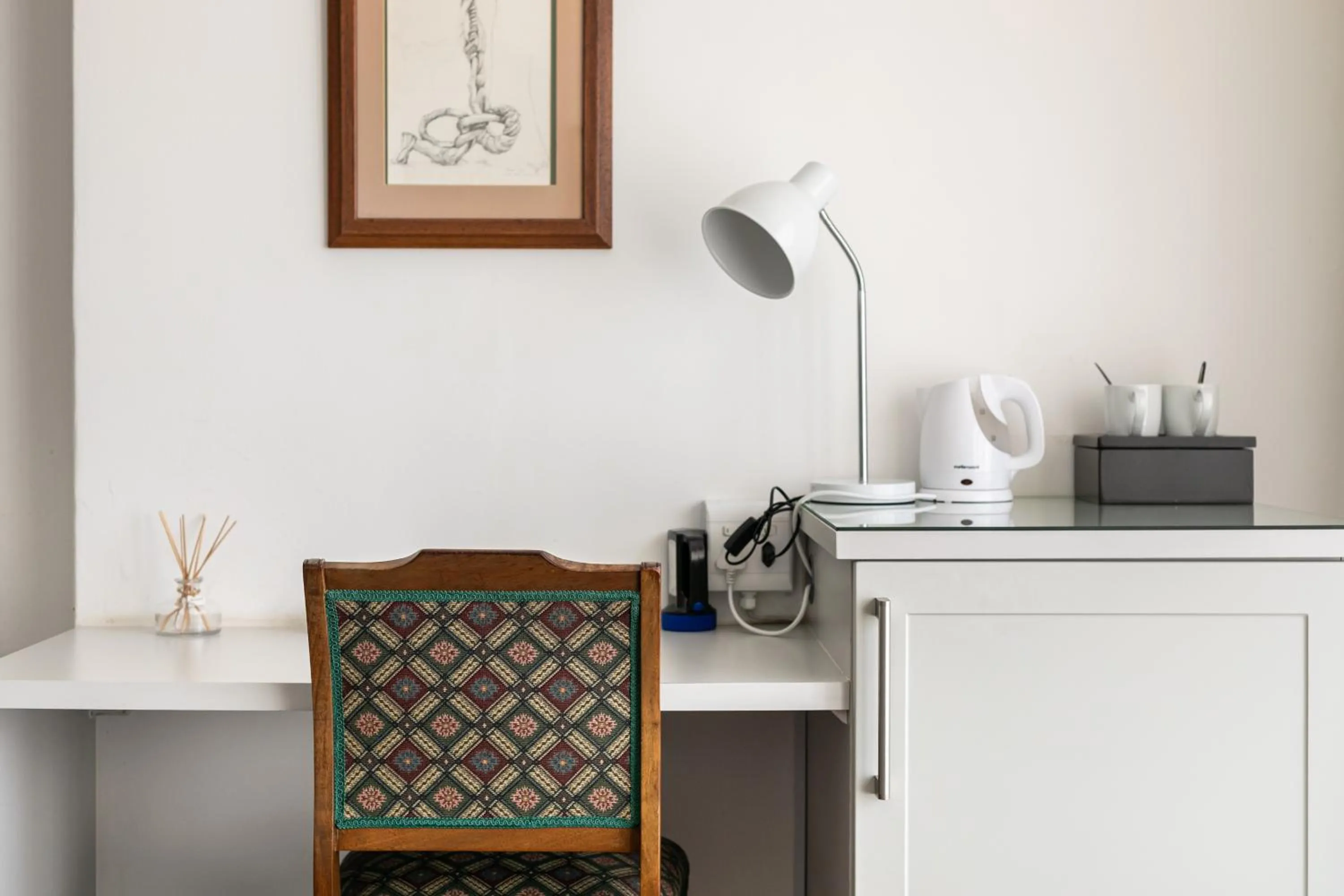 Coffee/tea facilities in Emmarentia Guest House