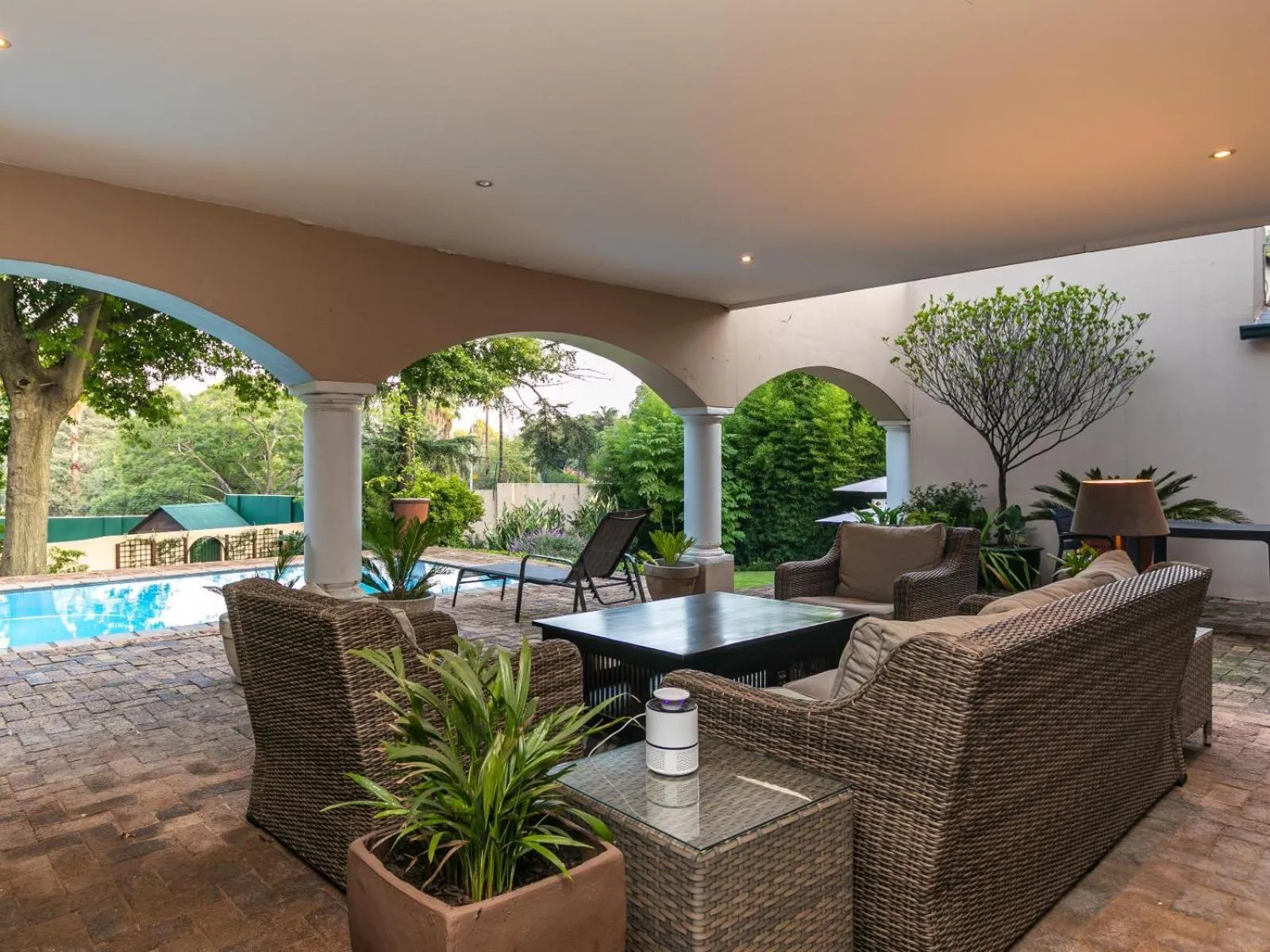 Pool view in Emmarentia Guest House