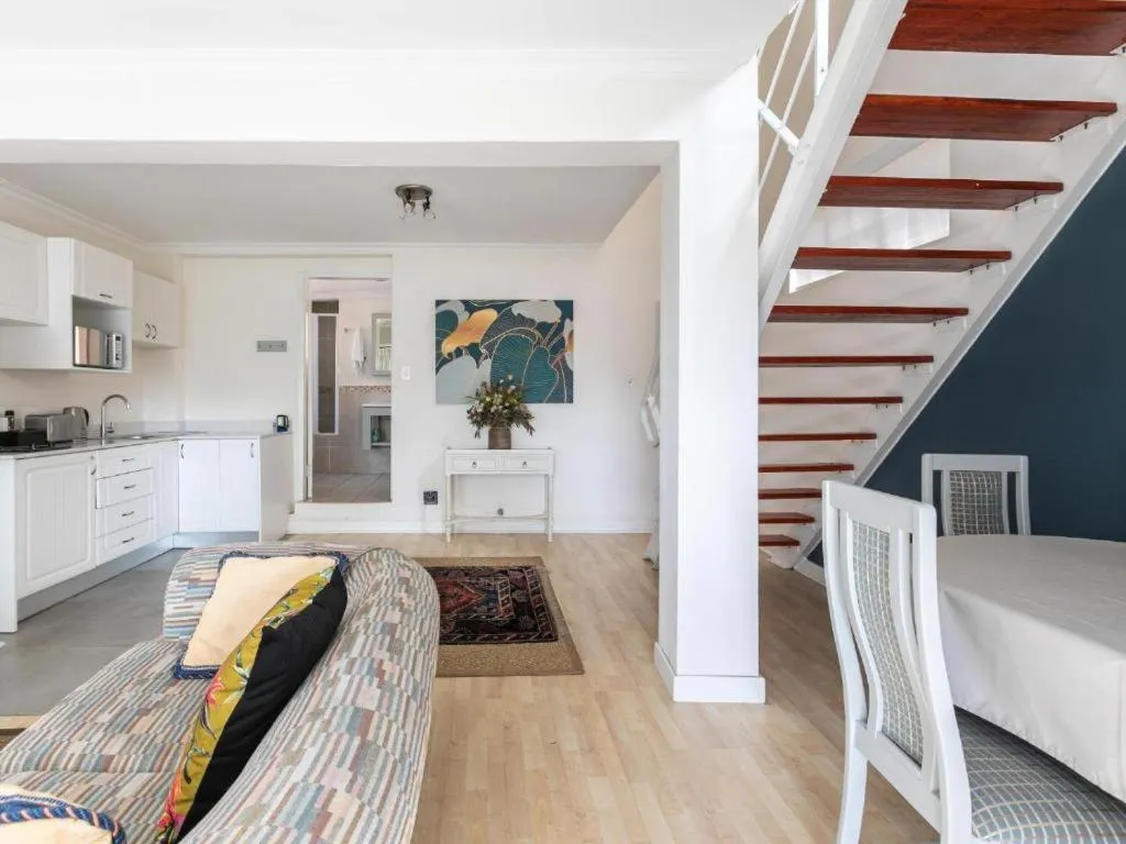 Kitchen or kitchenette in Emmarentia Guest House