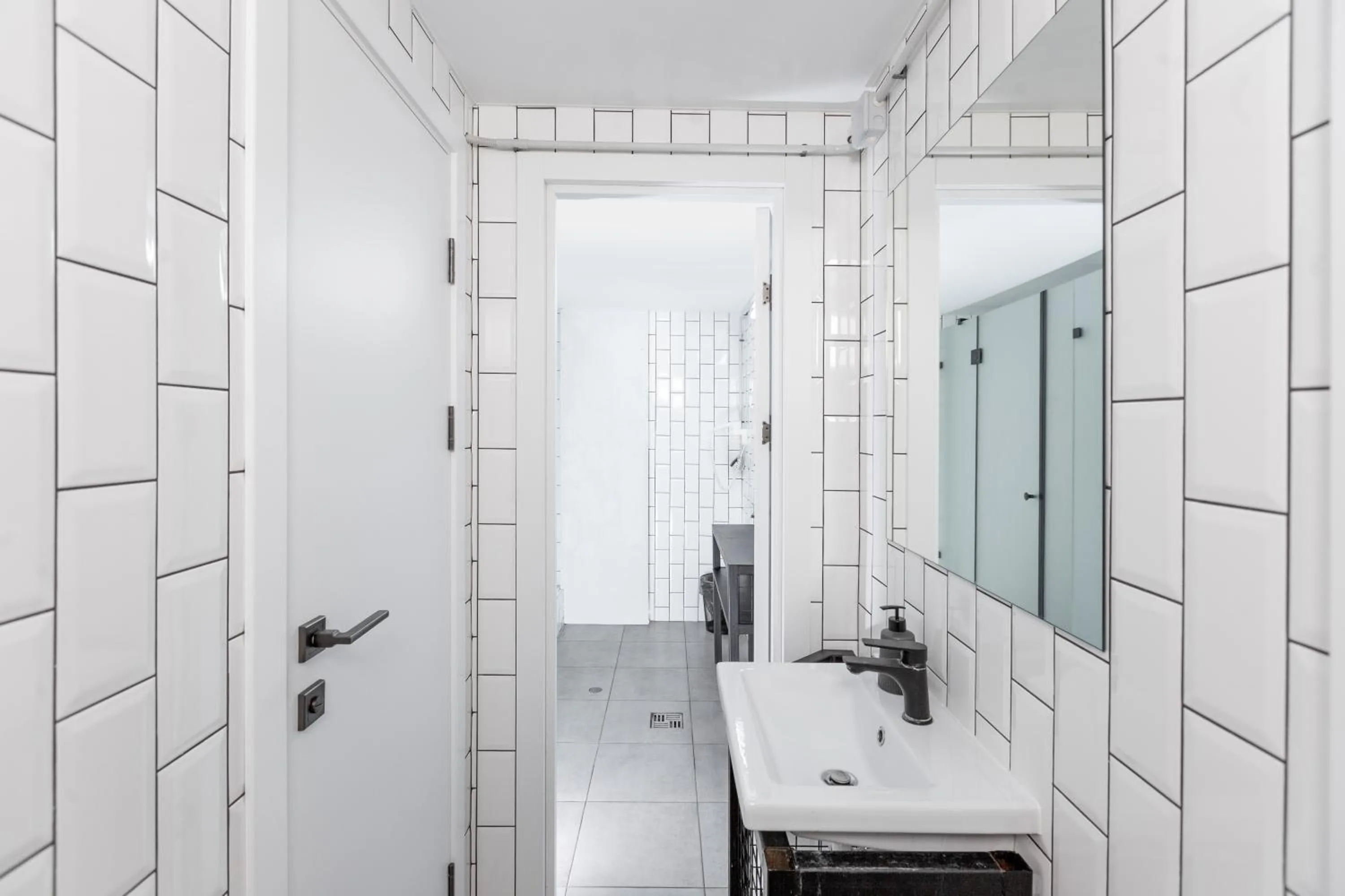 Toilet in Capsule Hotel Constellation 89