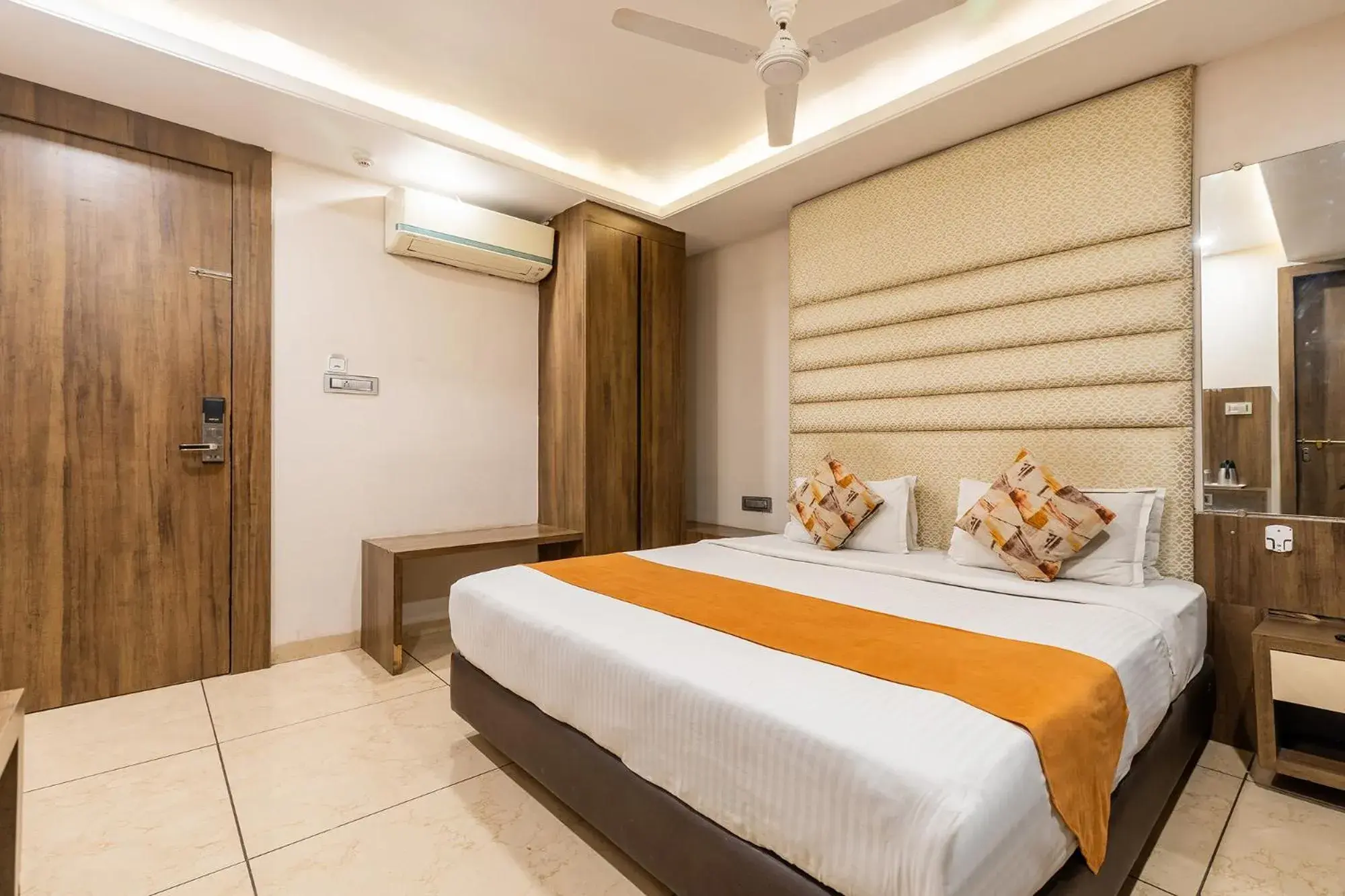 Photo of the whole room in Hotel The Bentree Photo of the whole room in Hotel The Bentree