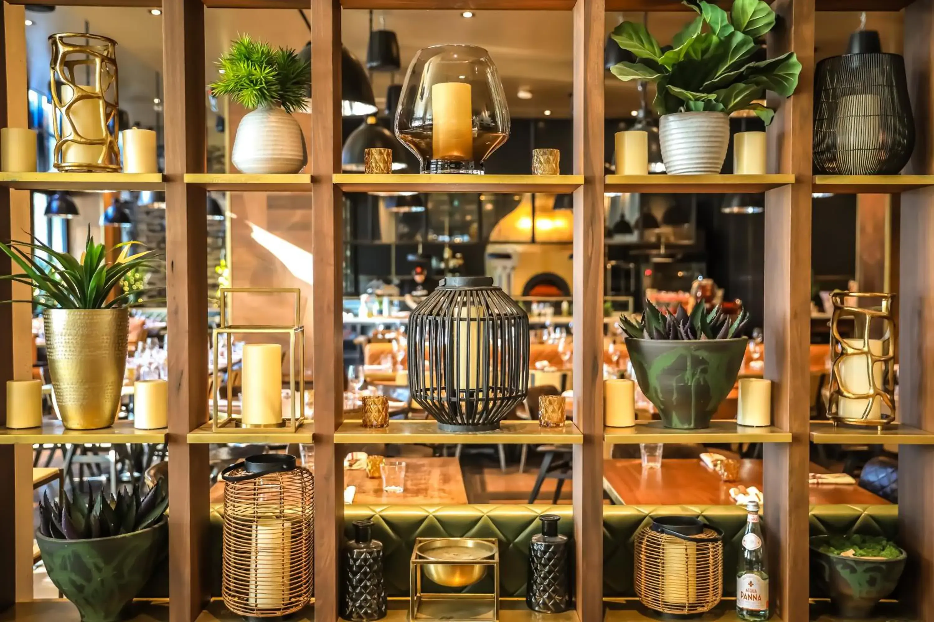 Restaurant/places to eat in SoHo Hotel Toronto Restaurant/places to eat in SoHo Hotel Toronto