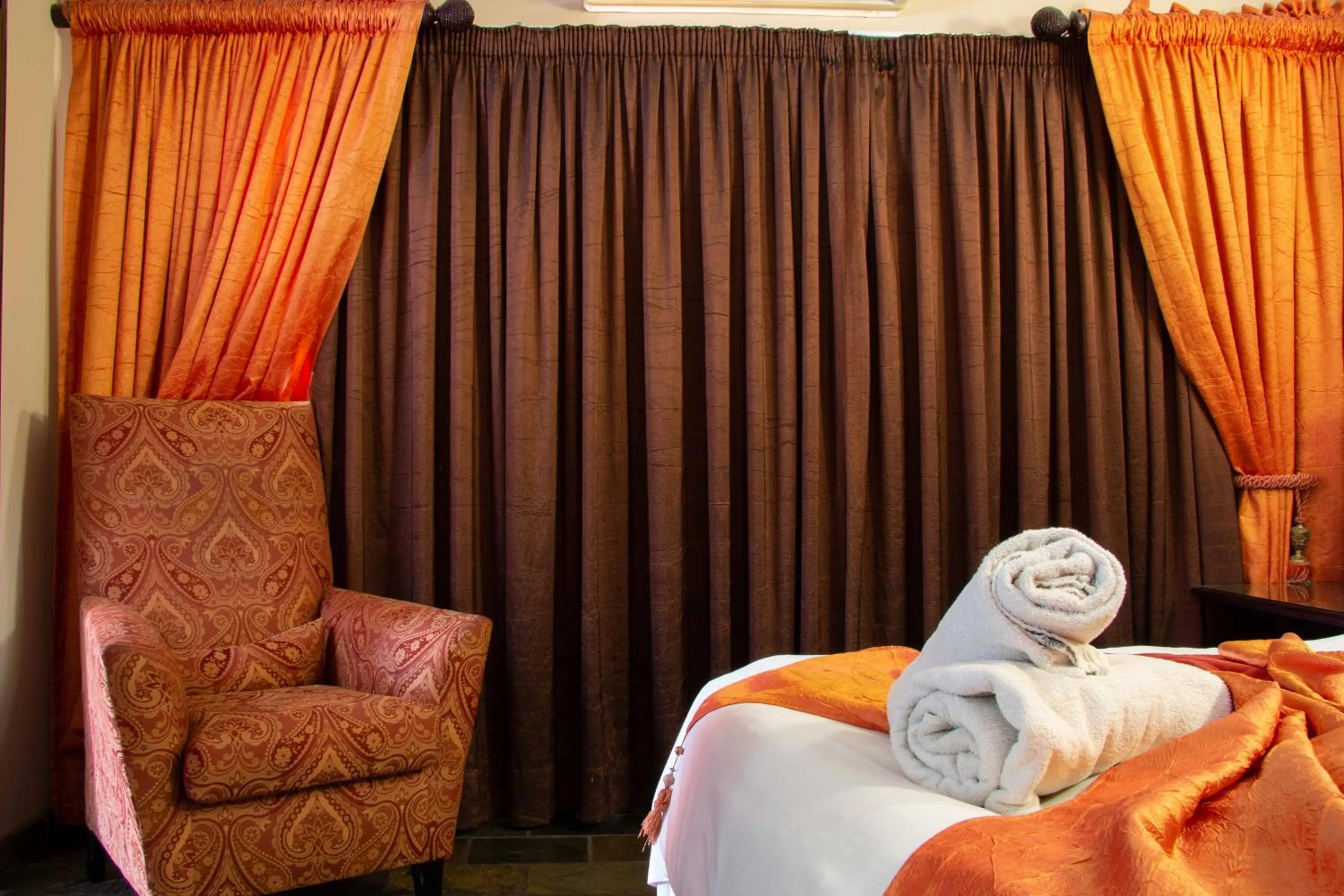 Decorative detail, Bed in Zoete Rust Boutique Hotel