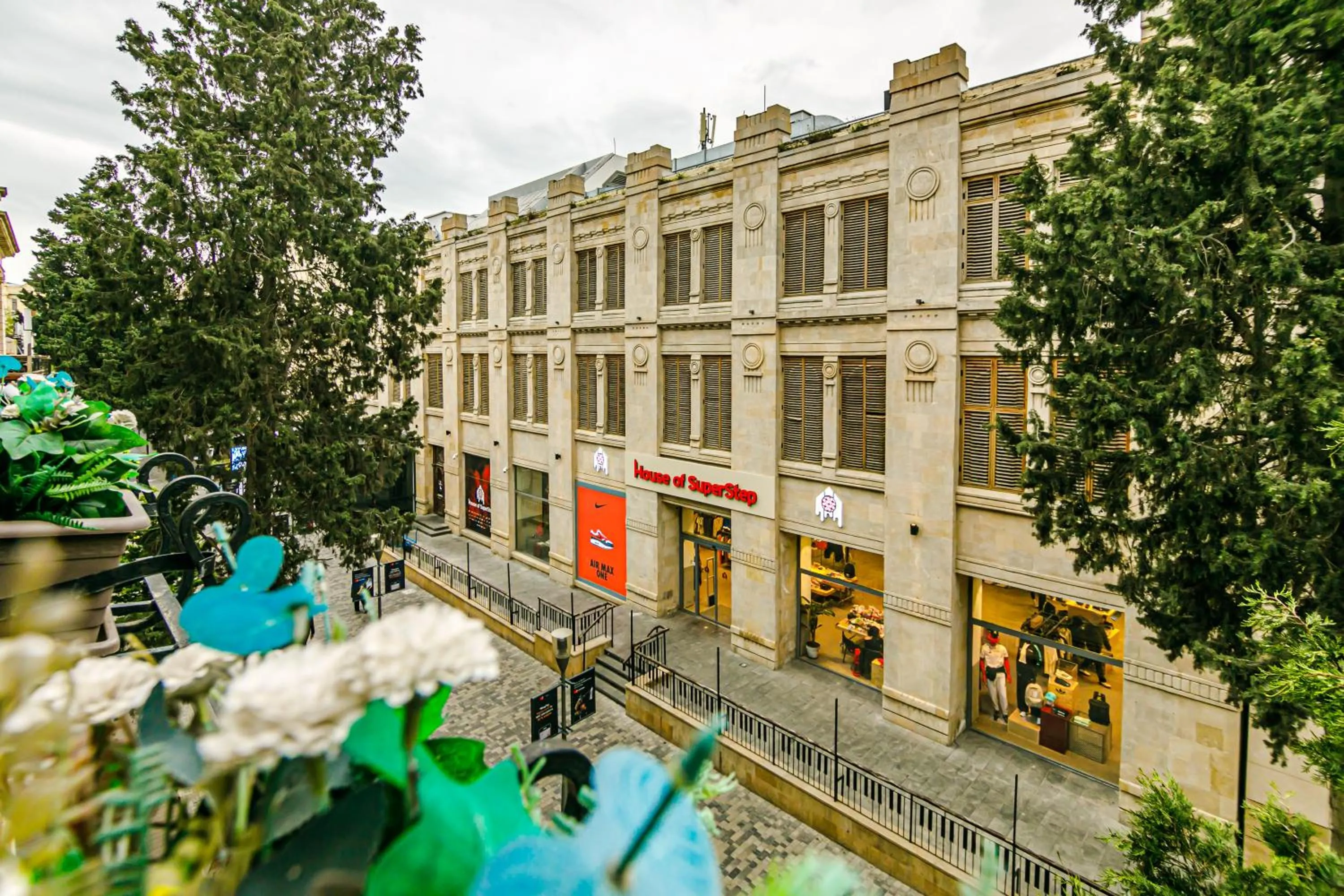 Street view in GREEN PARK iNN