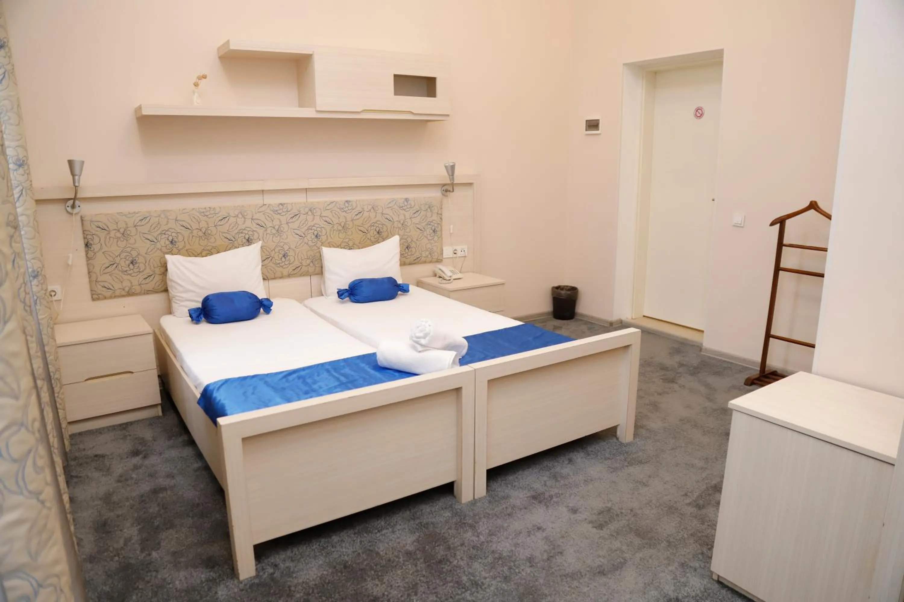 Bed in Bristol Hotel