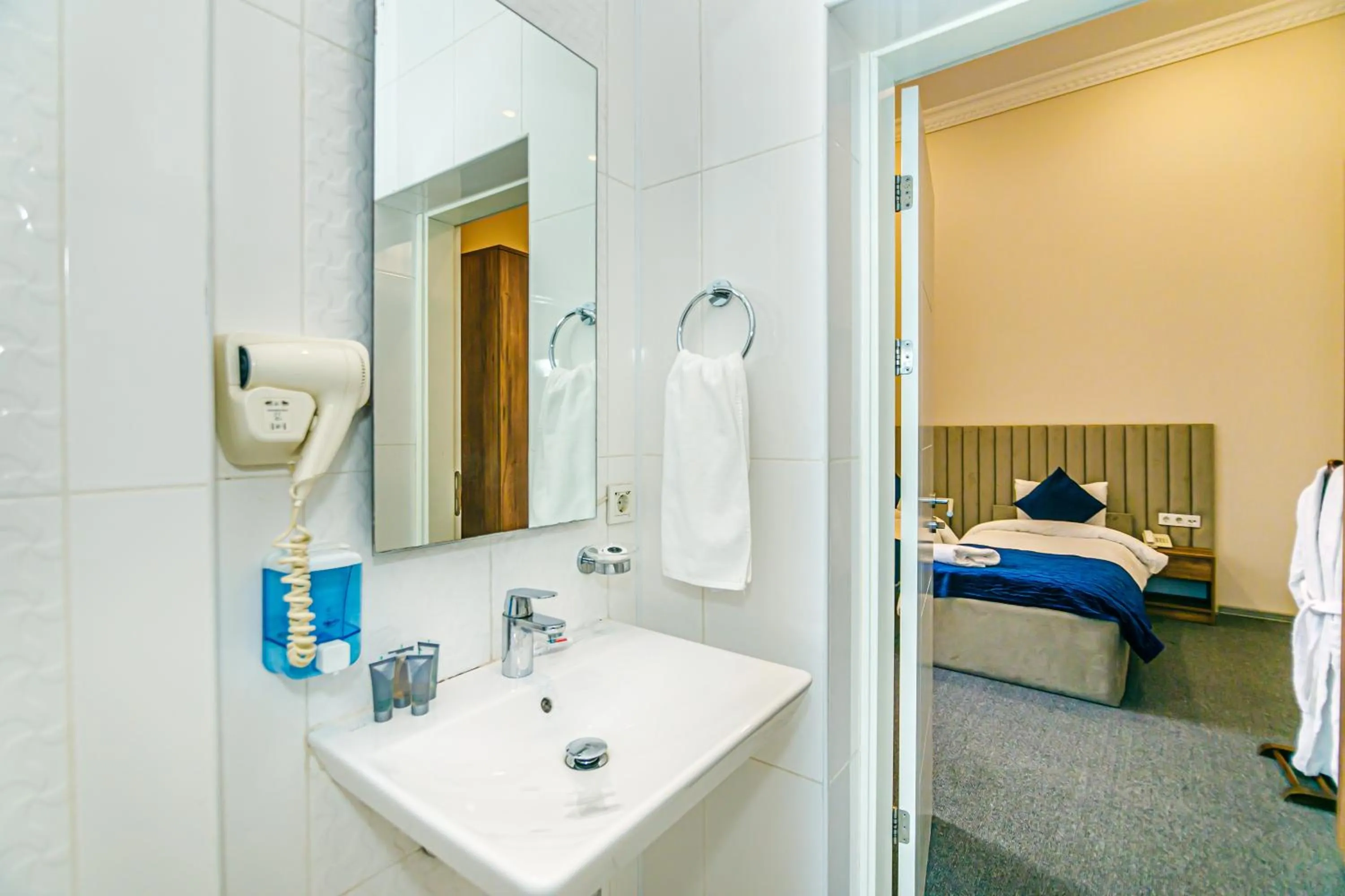 Bedroom in GREEN PARK iNN