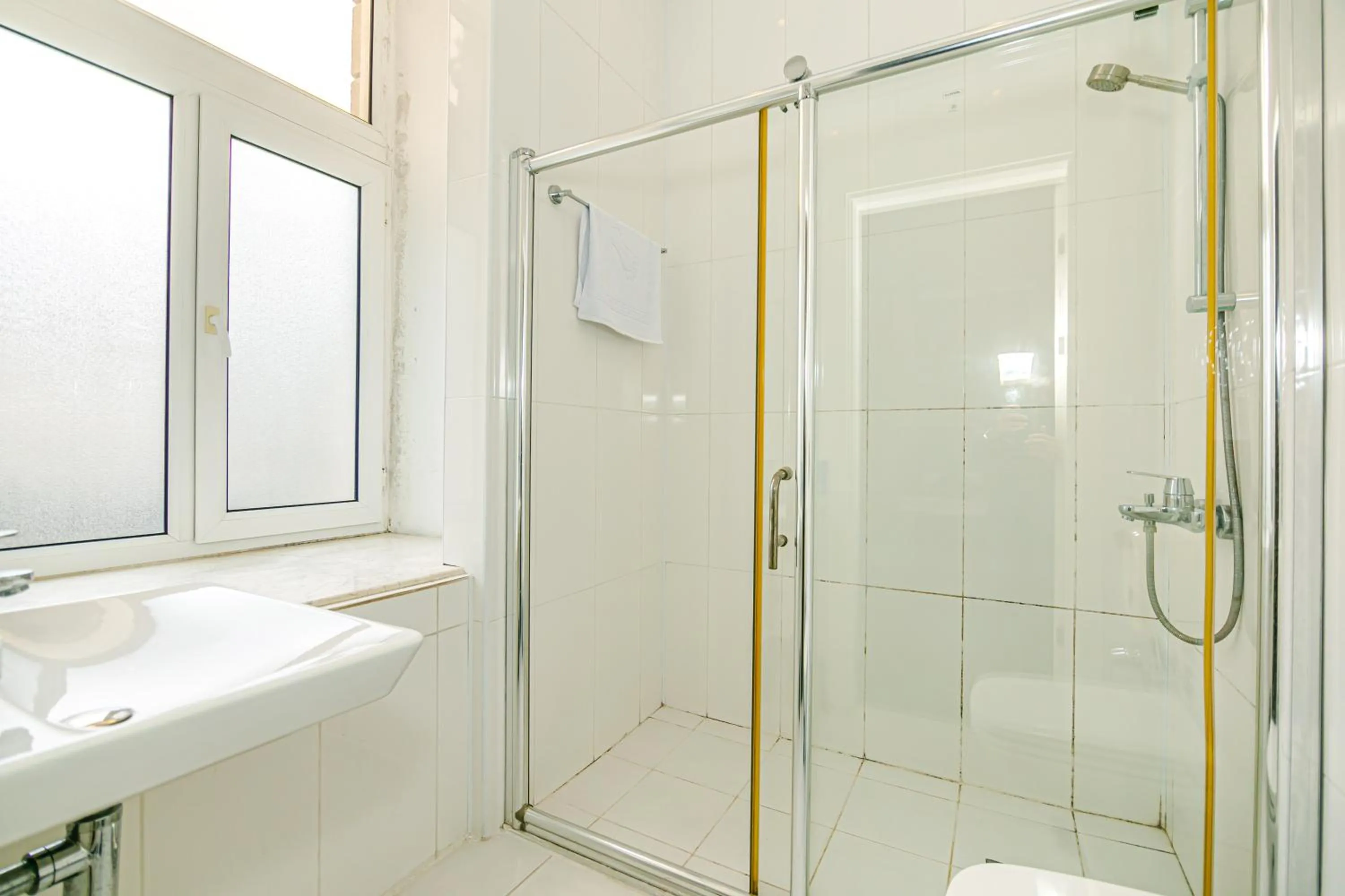 Bathroom in GREEN PARK iNN