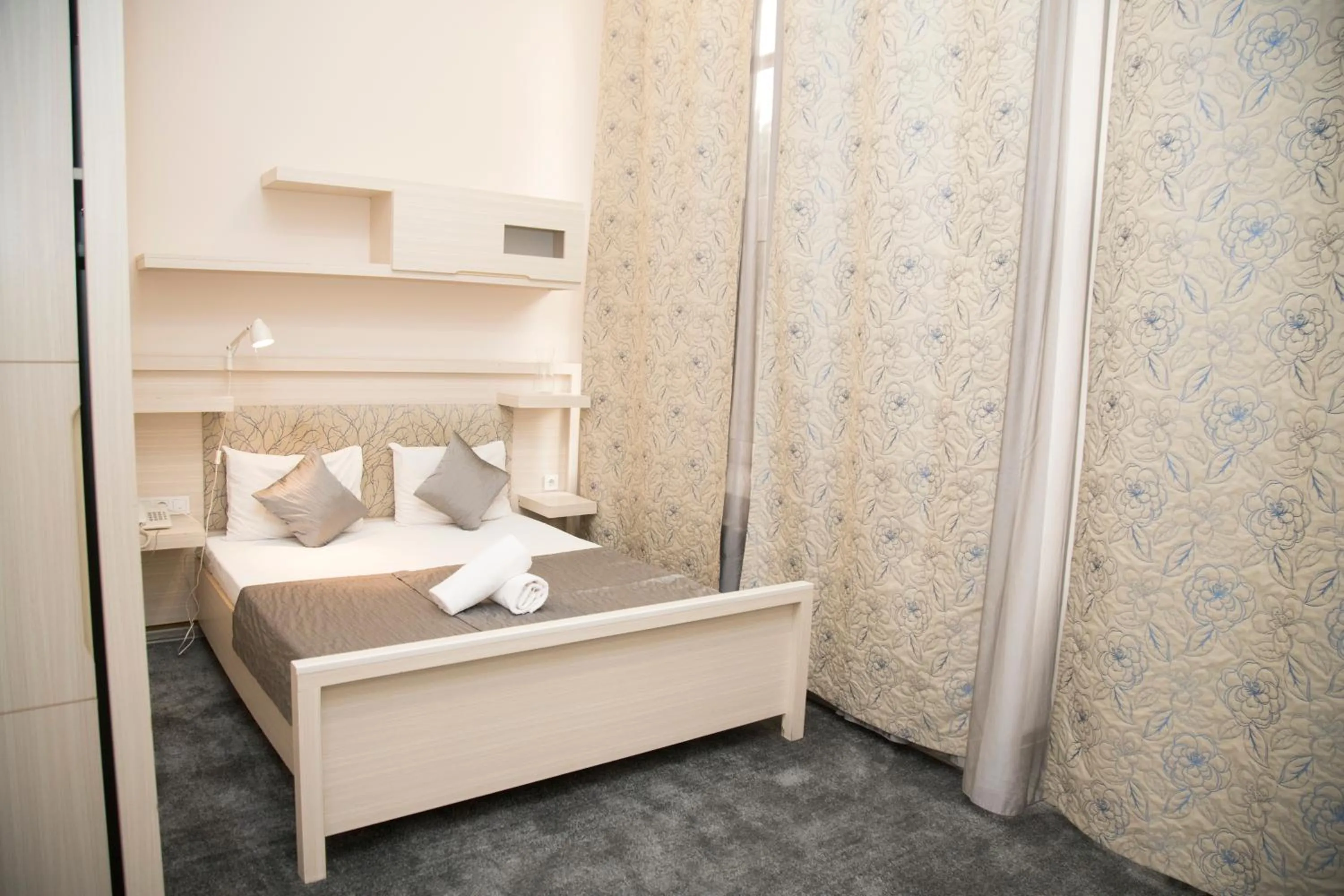 Bed in Bristol Hotel