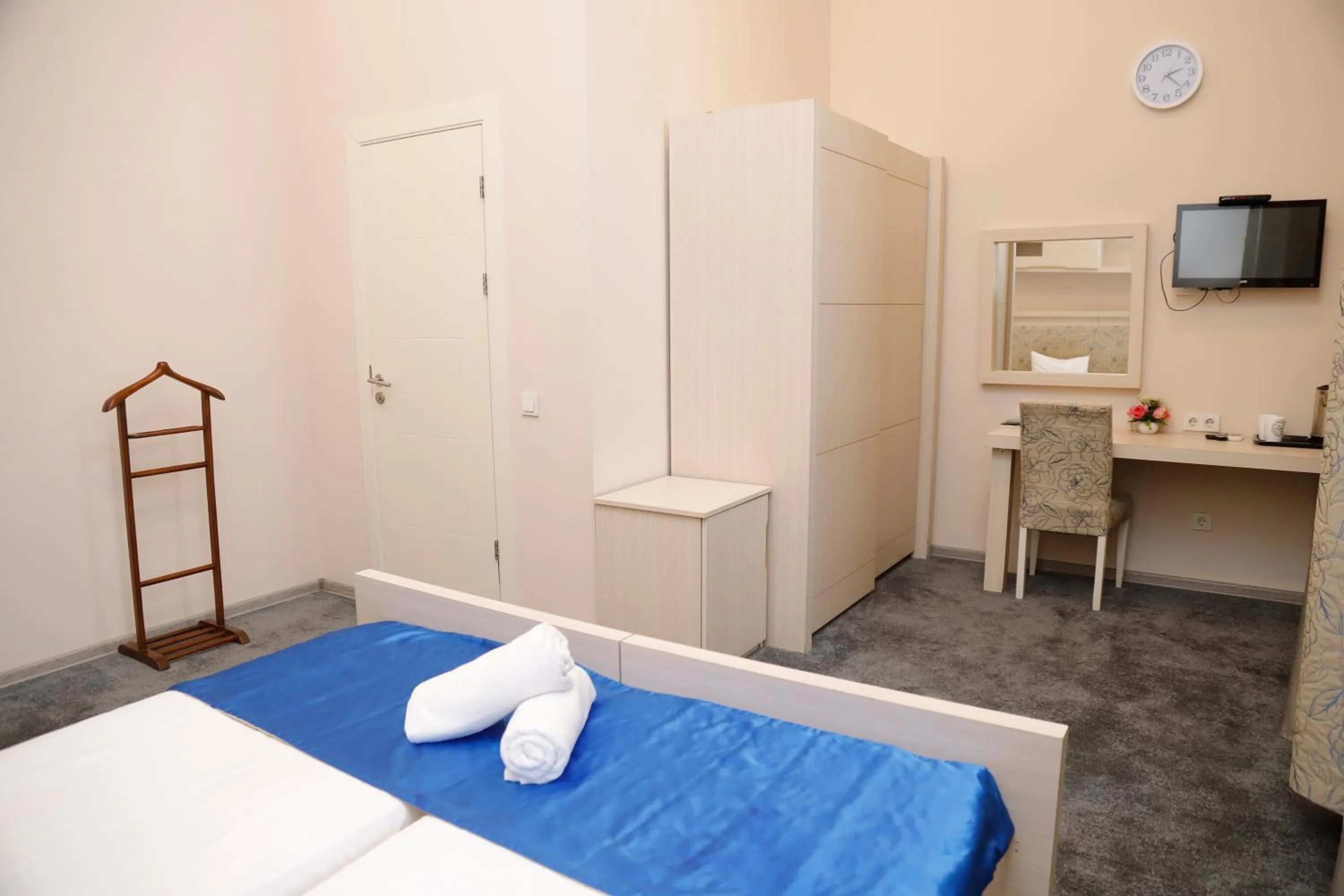 Bed in Bristol Hotel