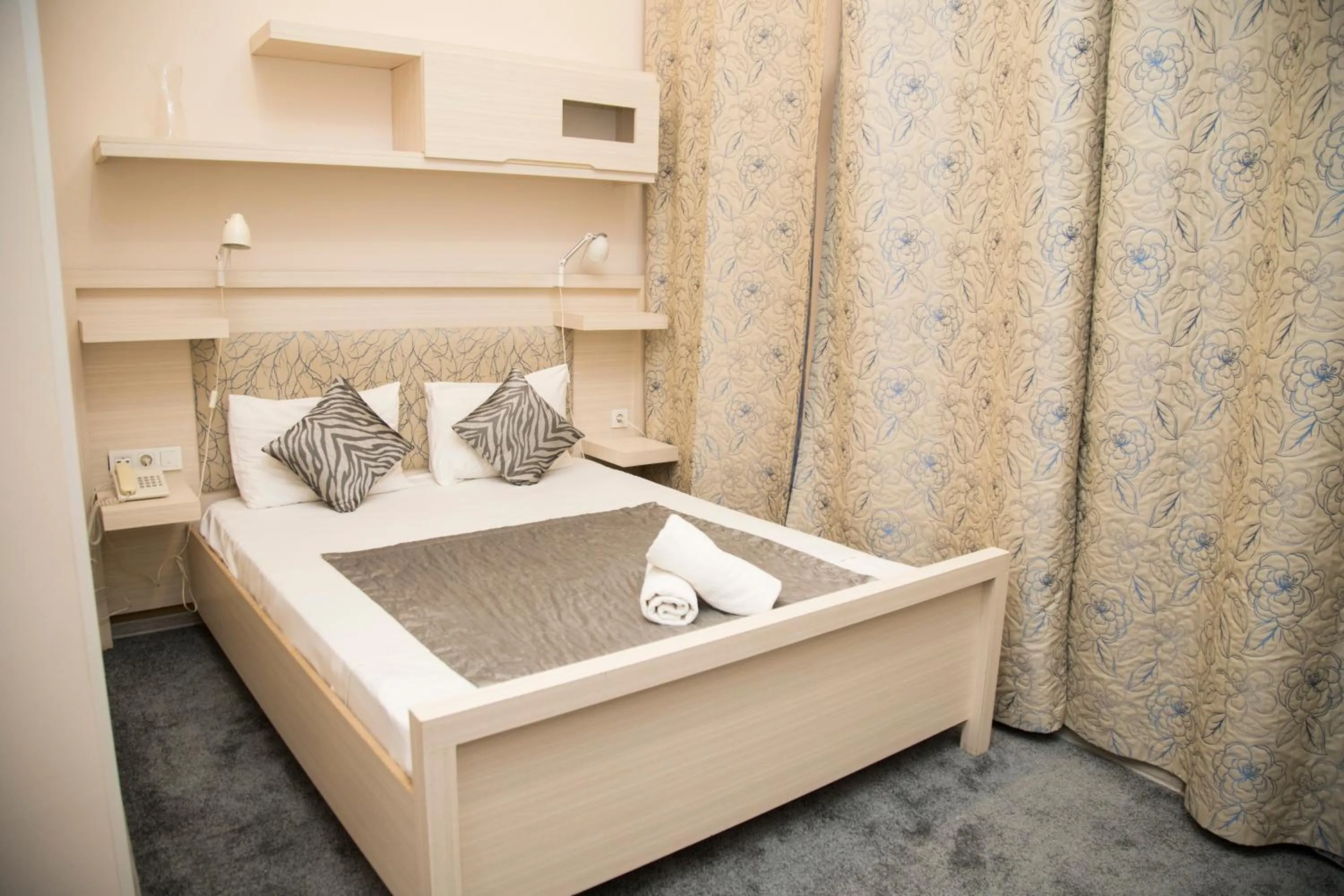 Bed in Bristol Hotel