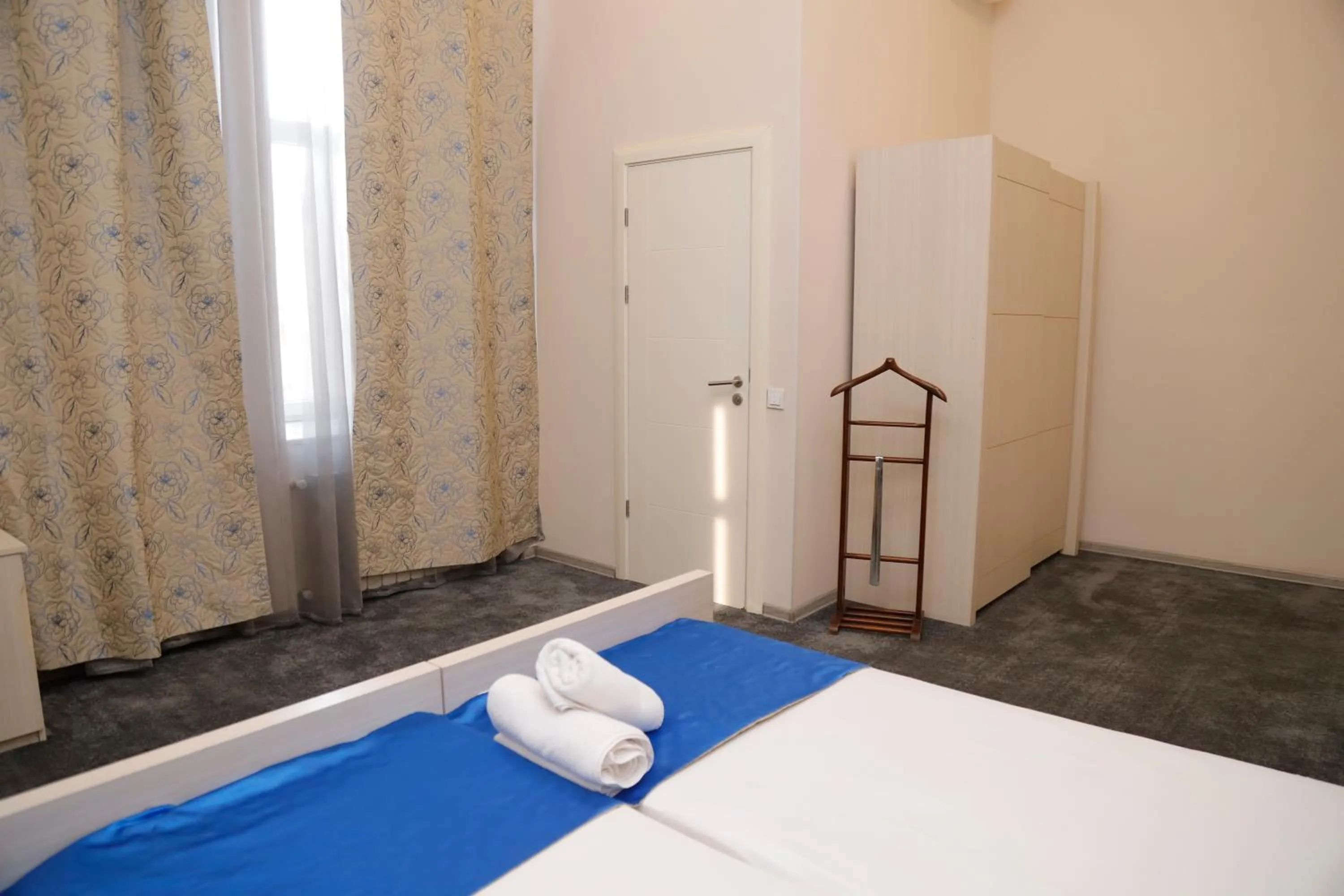 Bed in Bristol Hotel