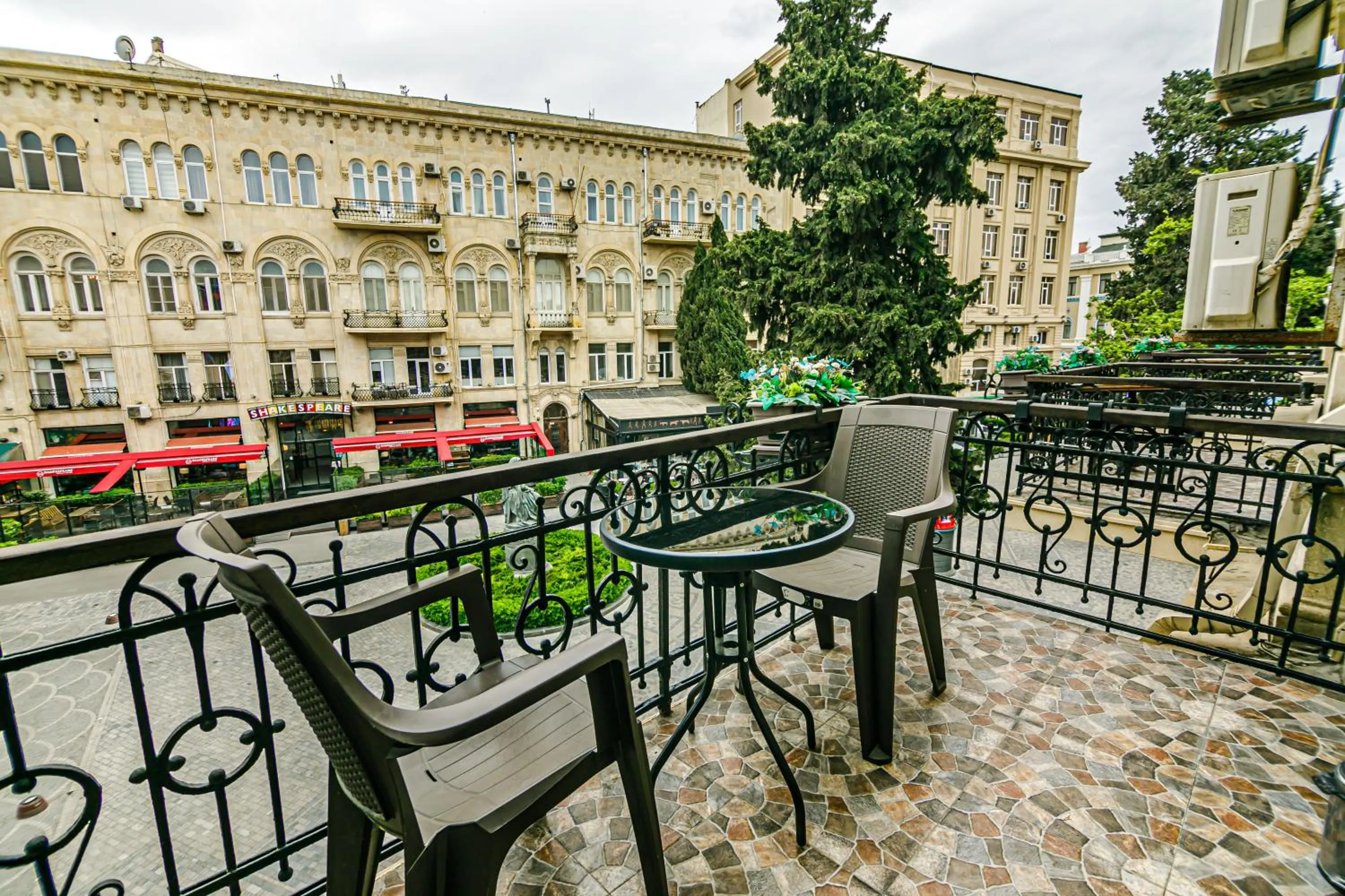 Day in GREEN PARK iNN