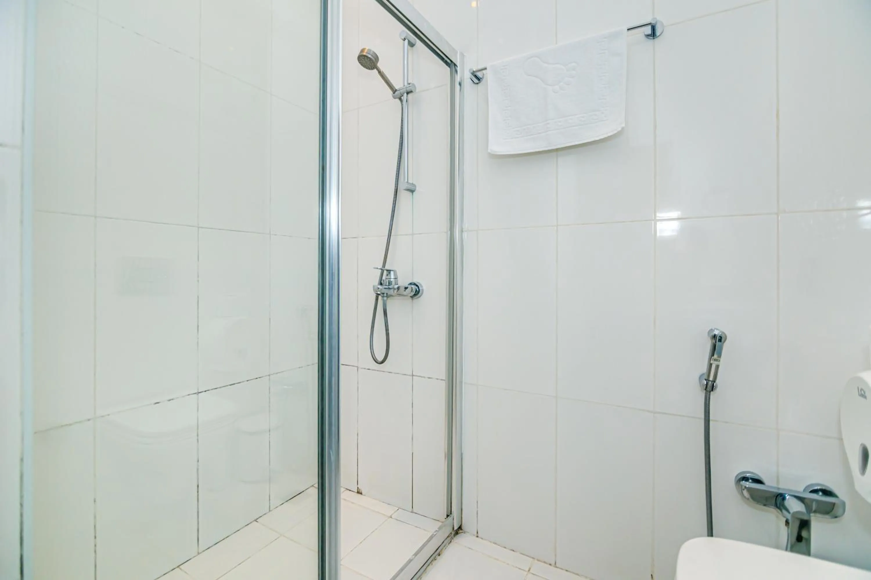 Shower in GREEN PARK iNN