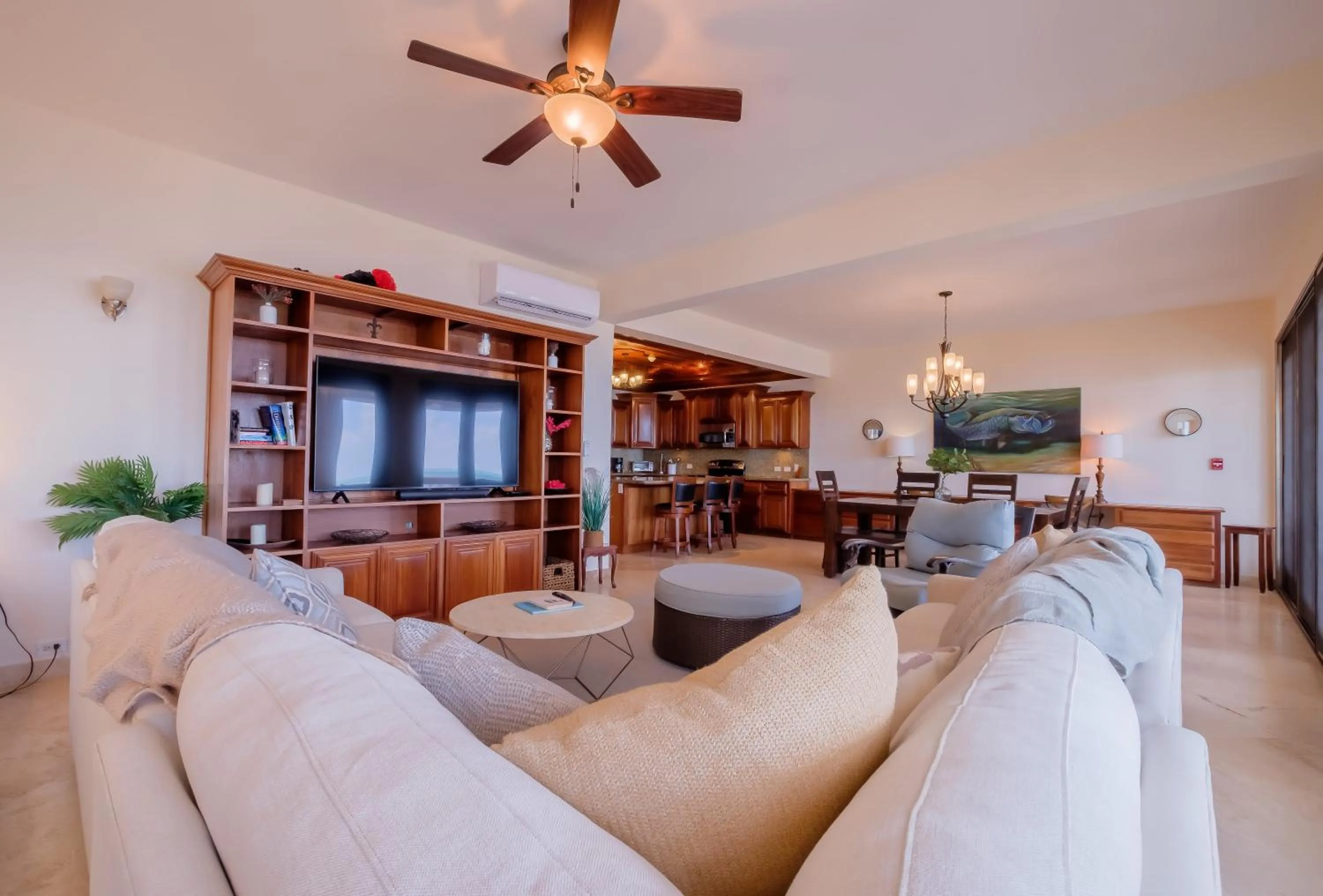 TV and multimedia in Hol Chan Reef Resort & Villas