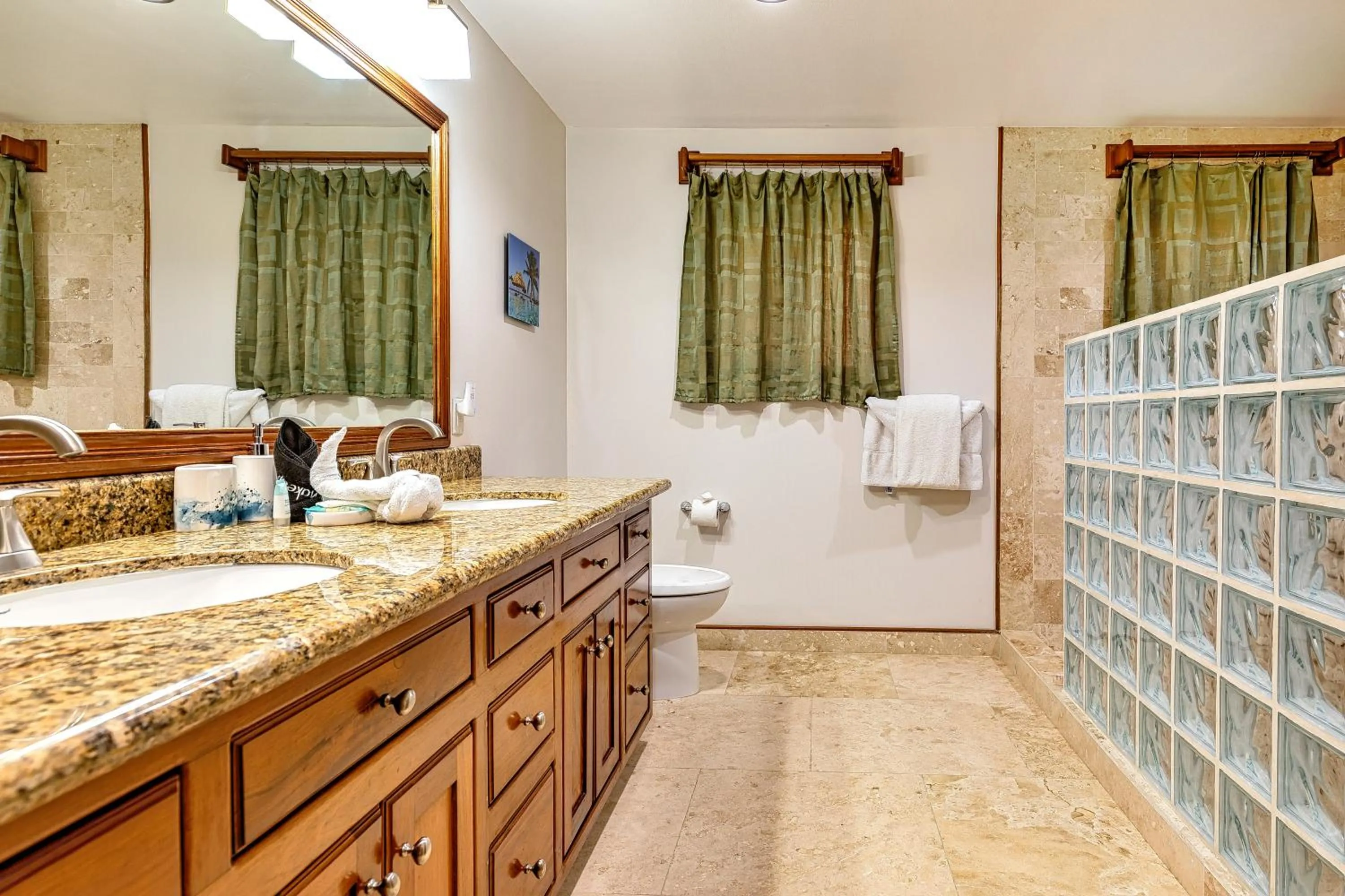 Bathroom in Hol Chan Reef Resort & Villas