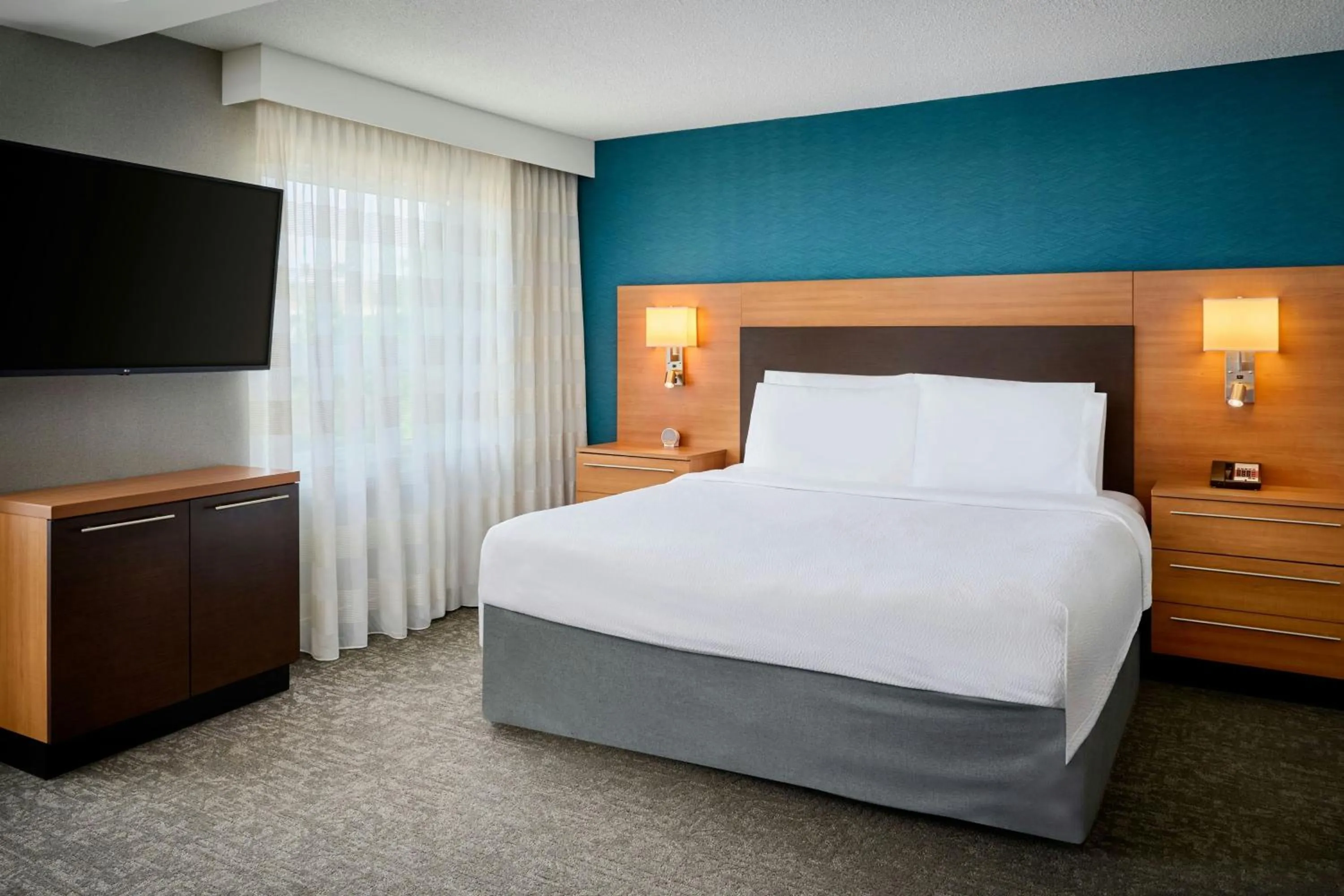 Bedroom, Bed in TownePlace Suites by Marriott Mississauga-Airport Corporate Centre