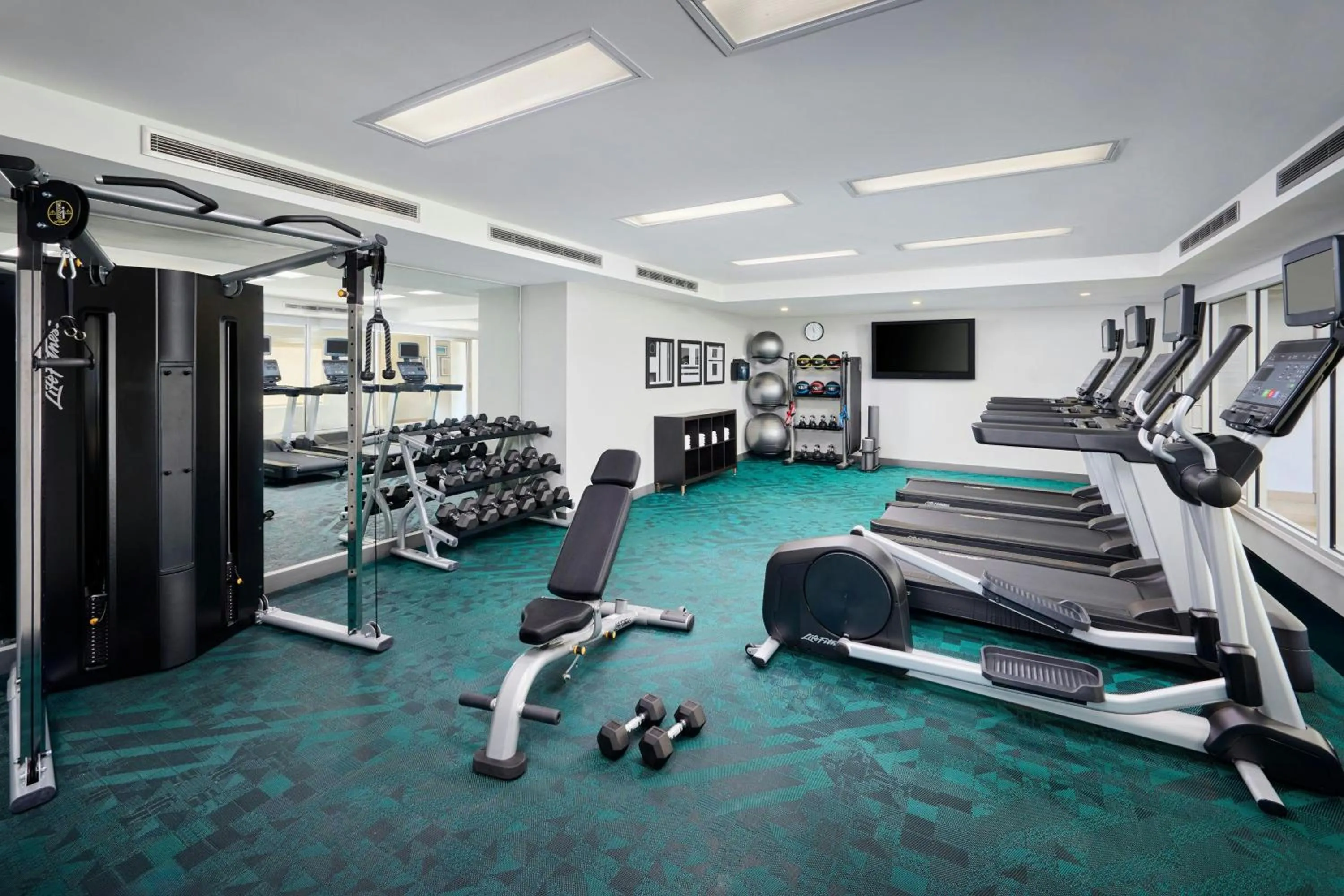 Fitness centre/facilities in TownePlace Suites by Marriott Mississauga-Airport Corporate Centre