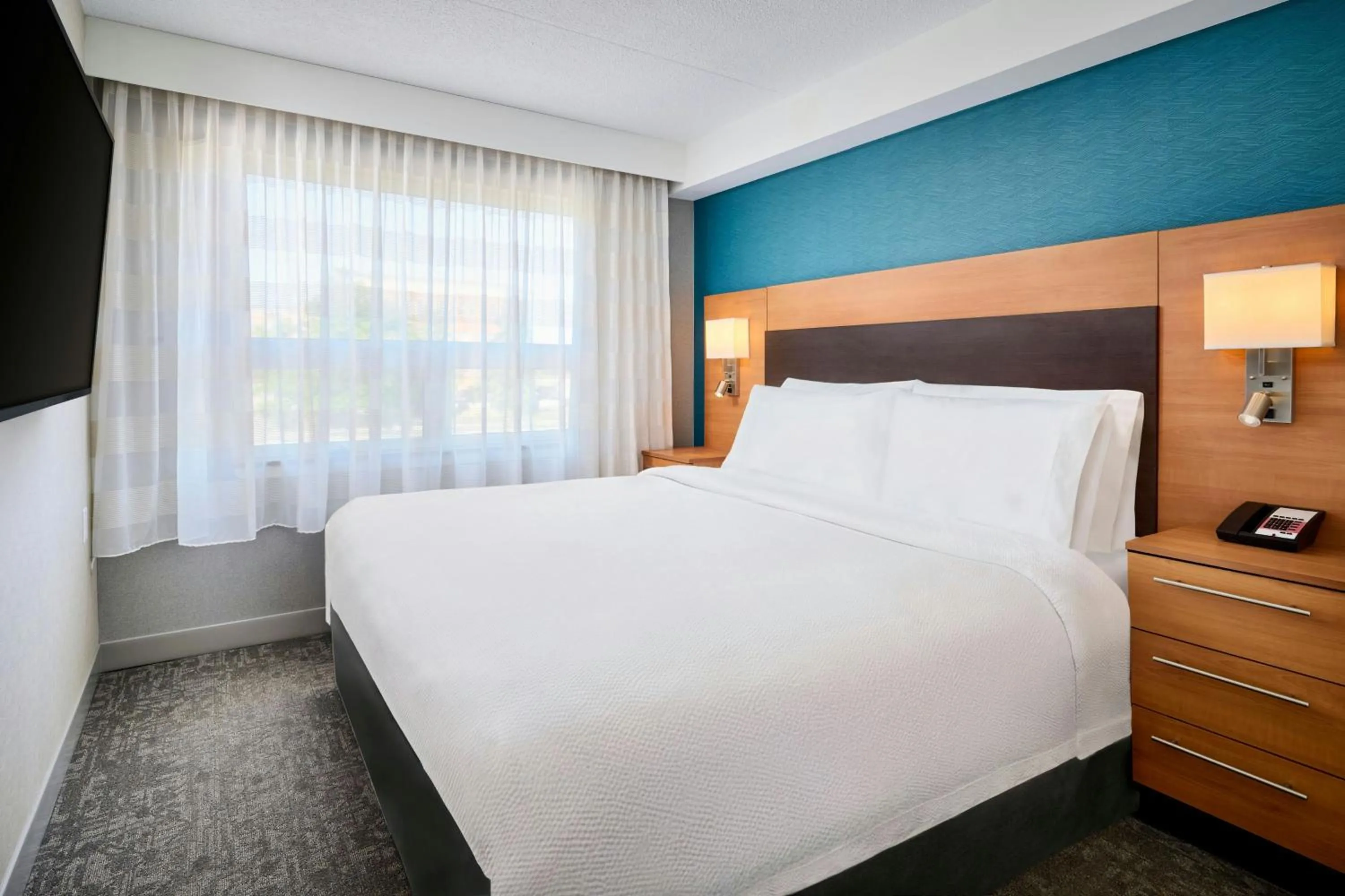 Bedroom, Bed in TownePlace Suites by Marriott Mississauga-Airport Corporate Centre