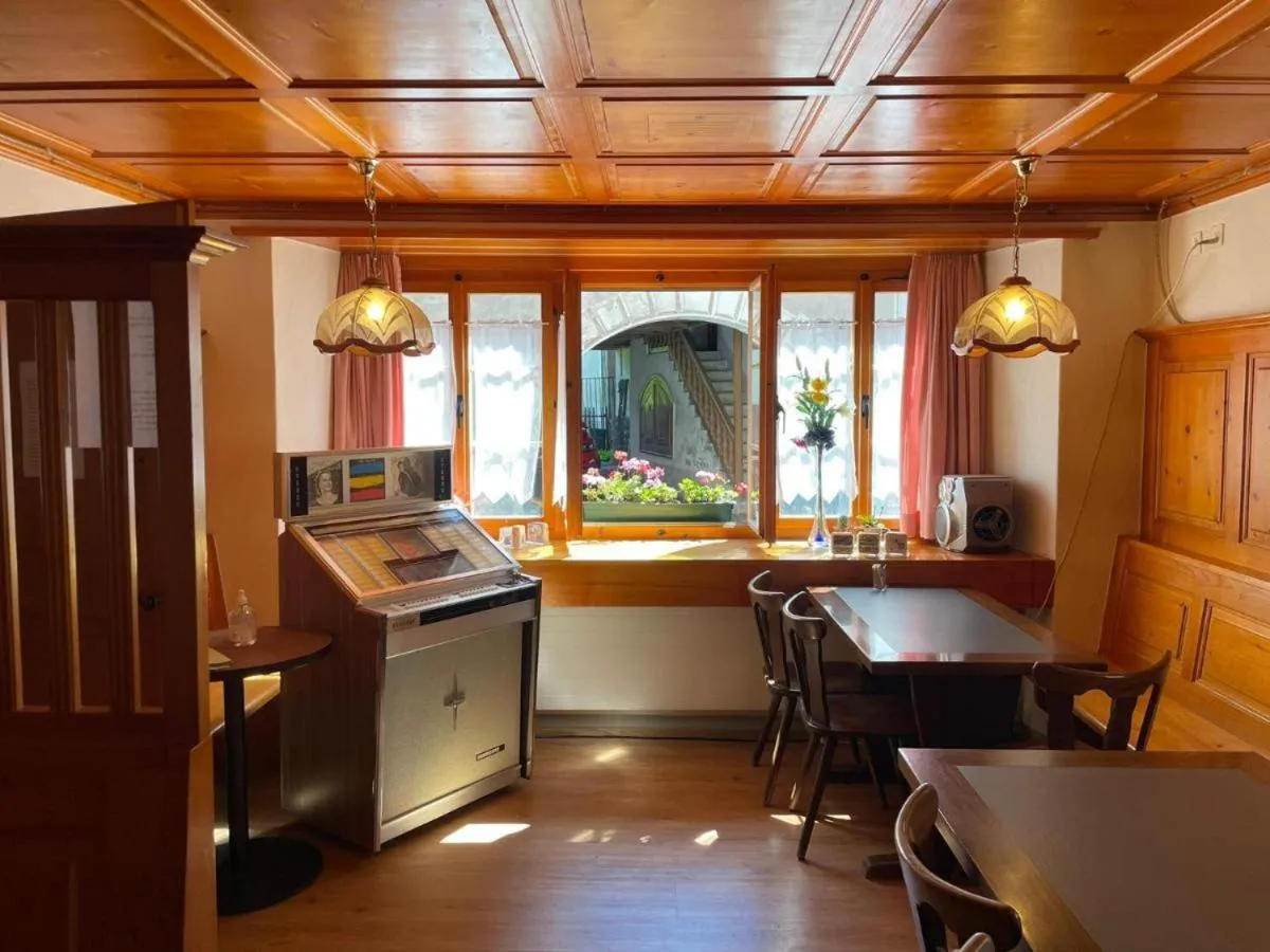 Restaurant/places to eat in Casa Job - Gasthaus - Sauna, Whirlpool - Trun