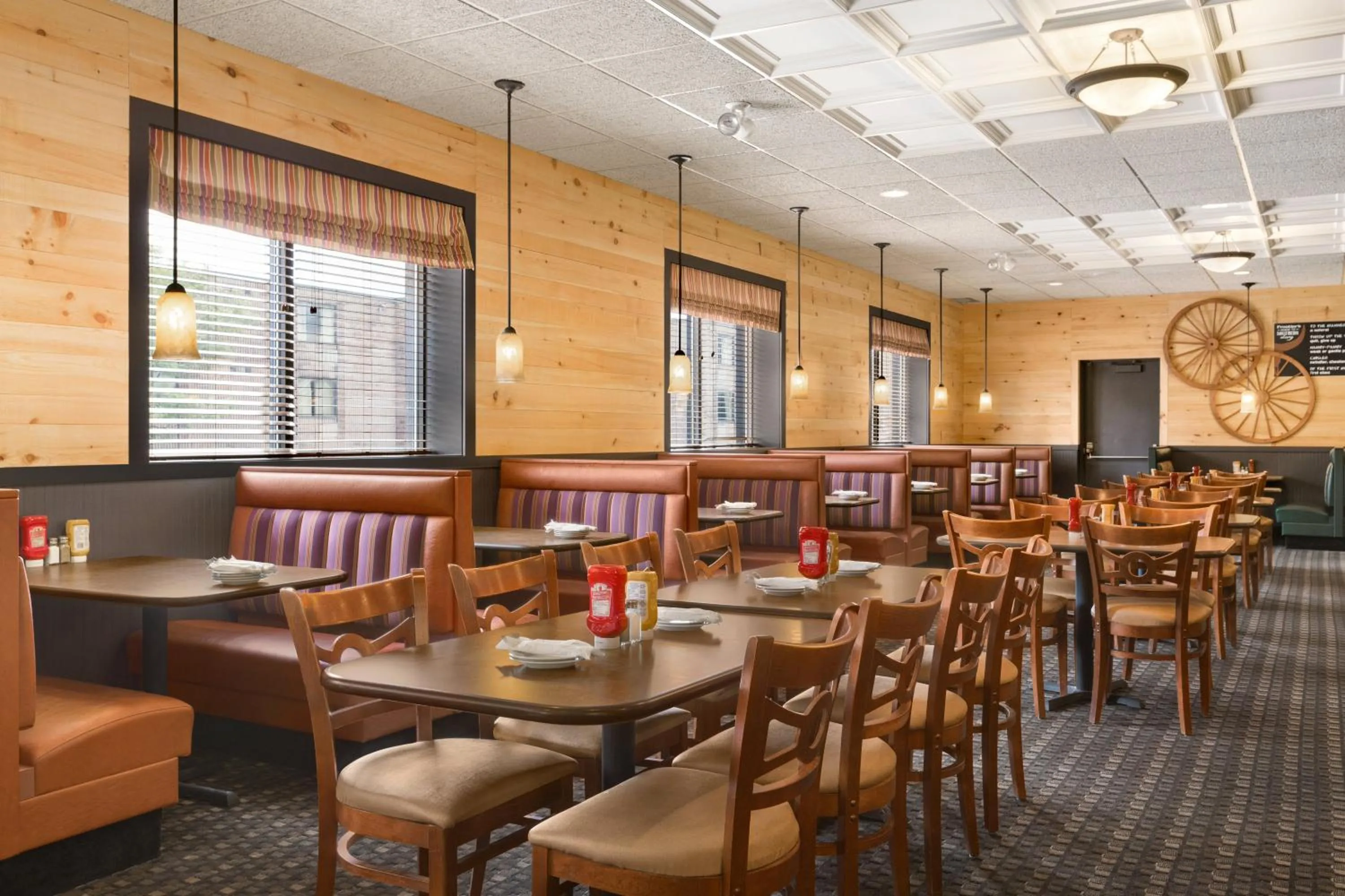 Restaurant/places to eat in Days Inn by Wyndham Fallsview