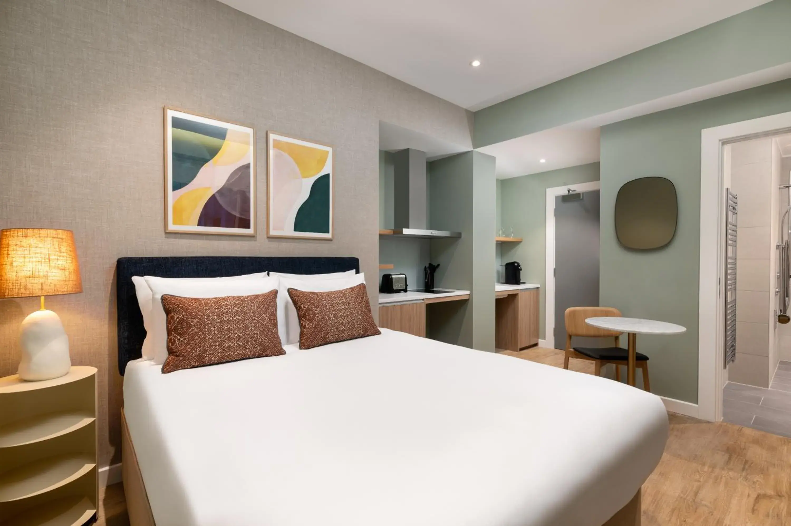 Bed in The Lincoln Suites Bed in The Lincoln Suites