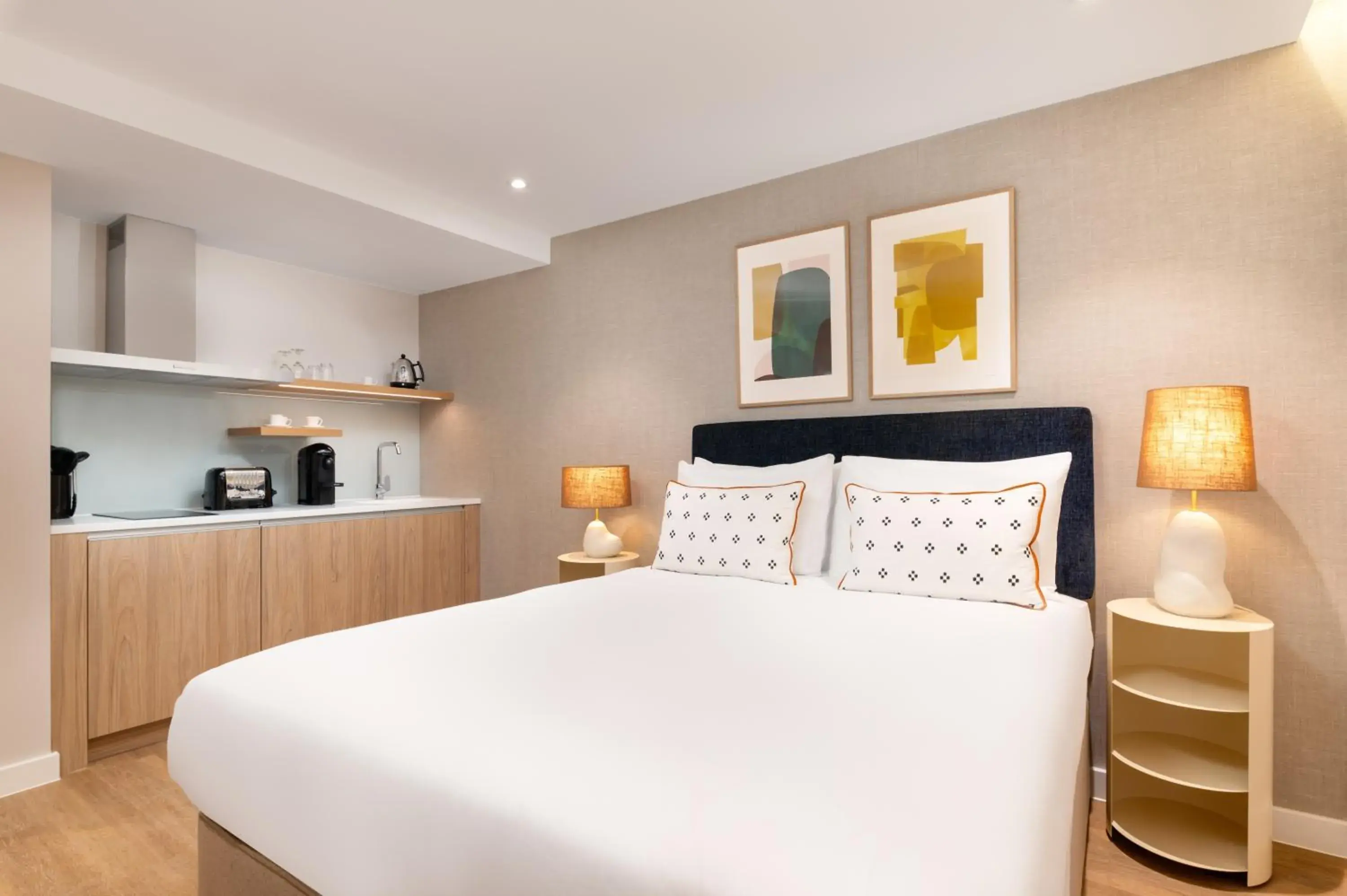 Bed in The Lincoln Suites Bed in The Lincoln Suites