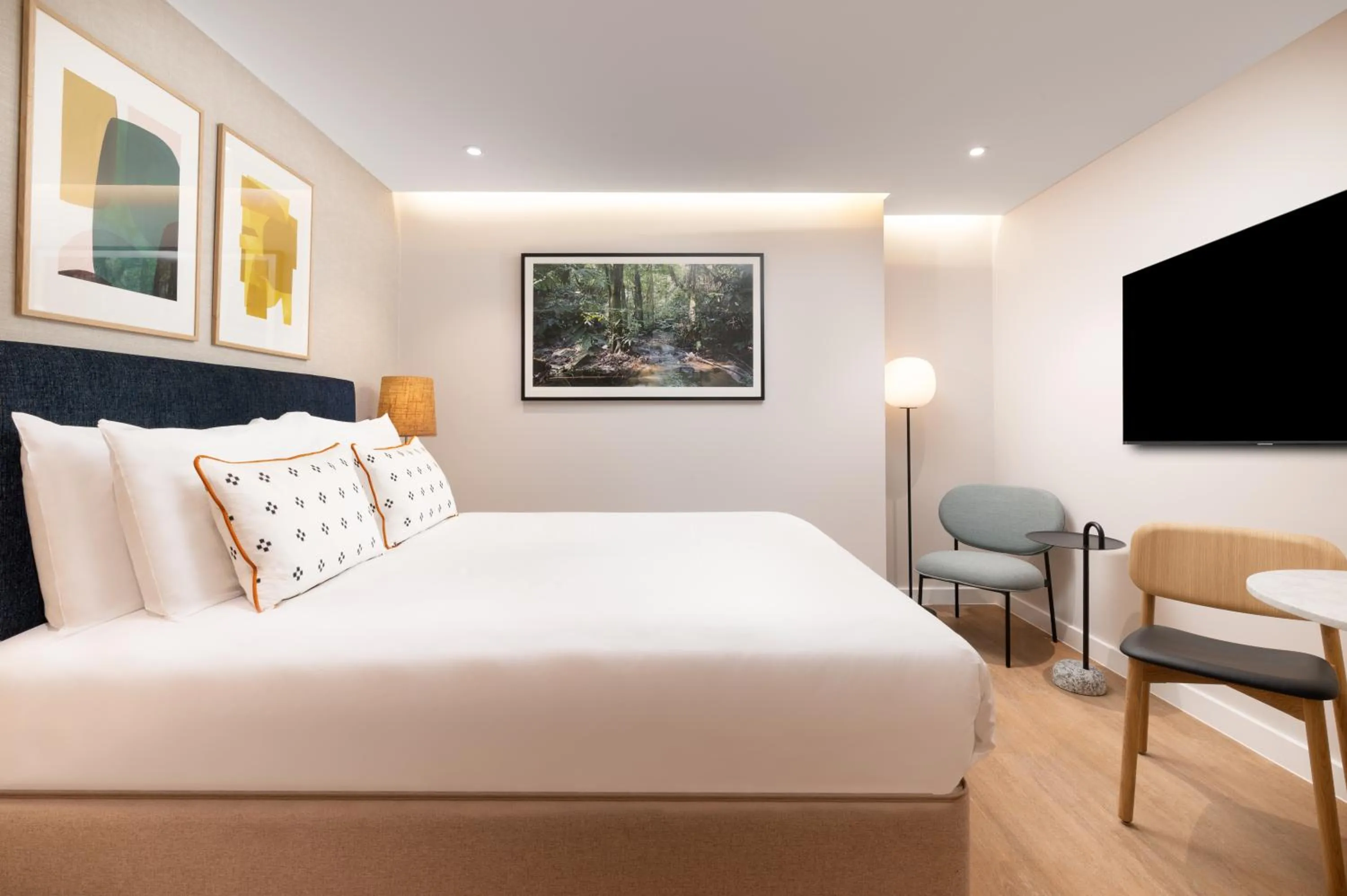 Bed in The Lincoln Suites